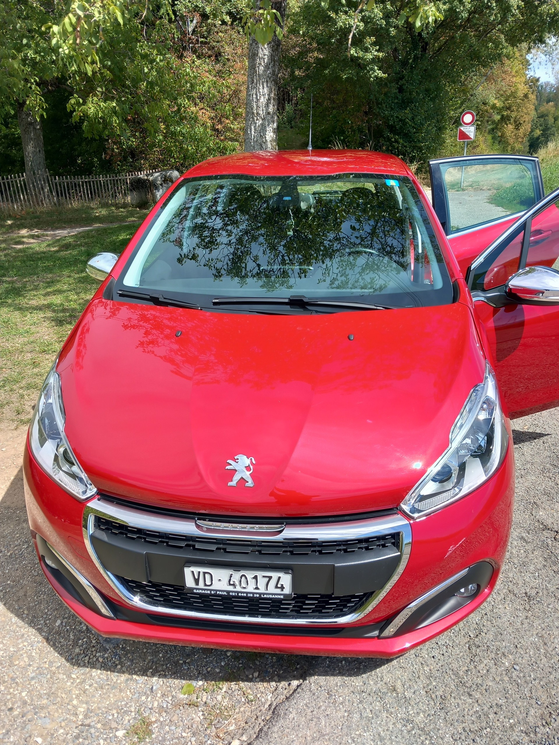 PEUGEOT 1.2 PureTech Style EGS S/S-image-0