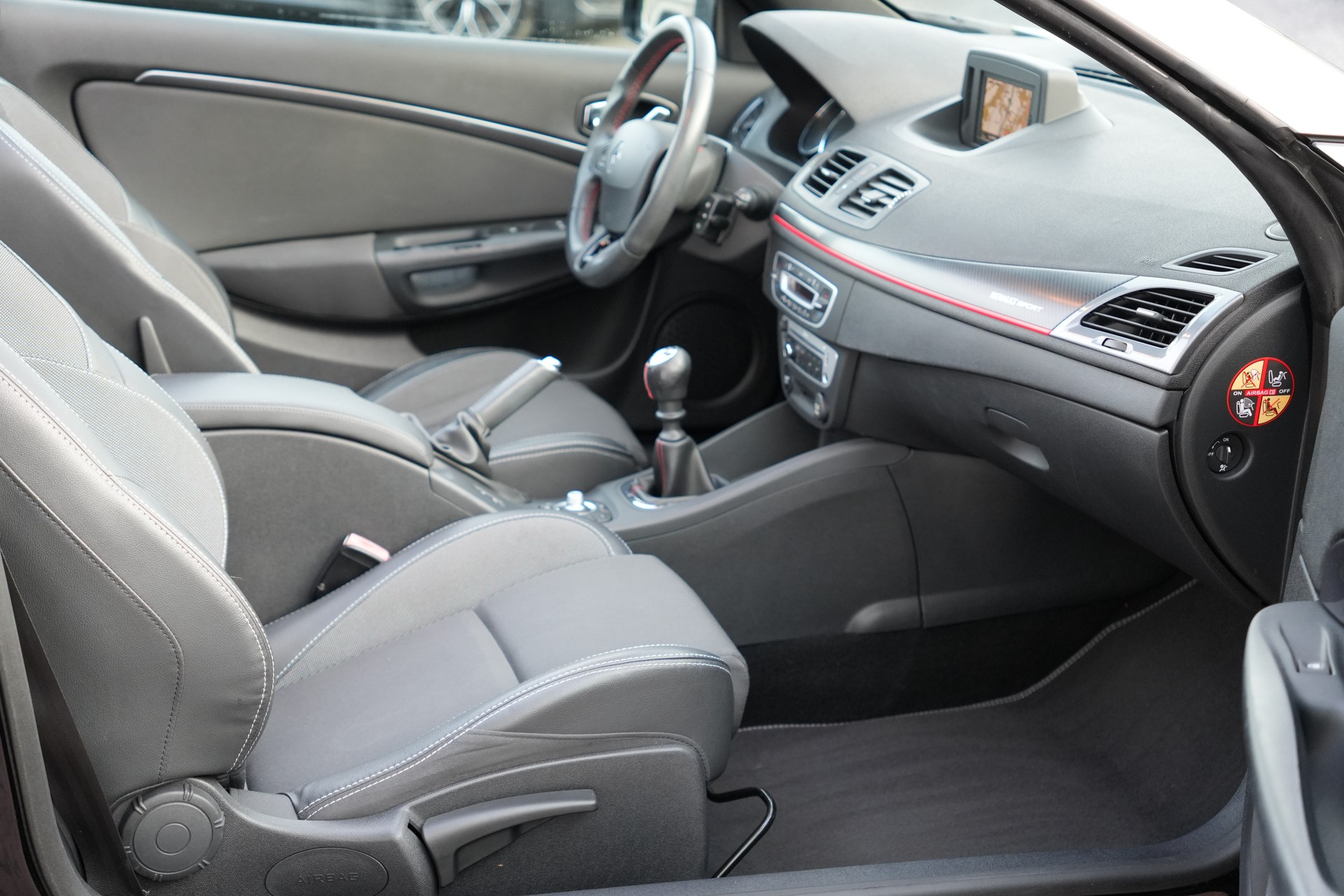 RENAULT Mégane CC 2.0 16V Turbo GT (CH)-image-12