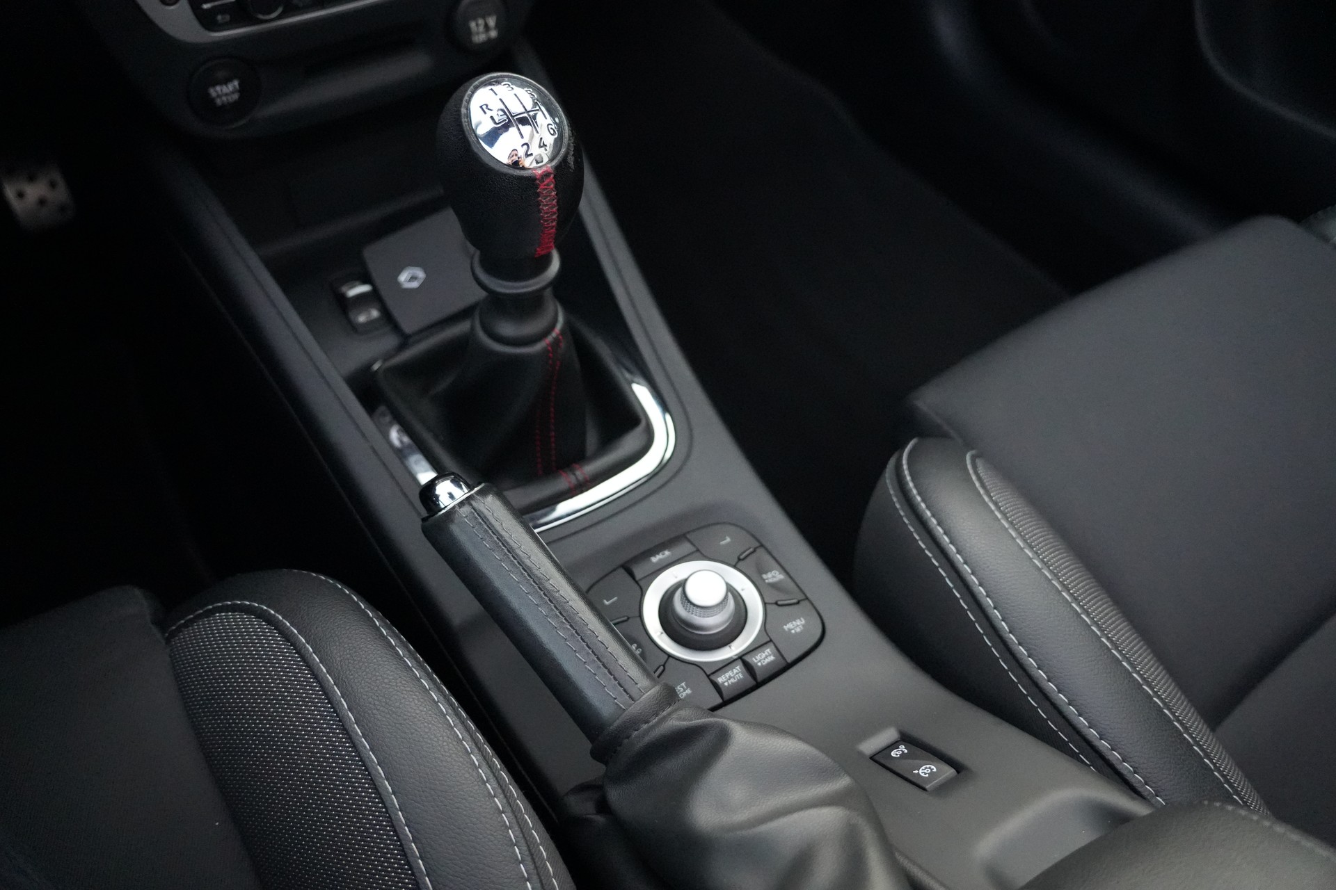 RENAULT Mégane CC 2.0 16V Turbo GT (CH)-image-16