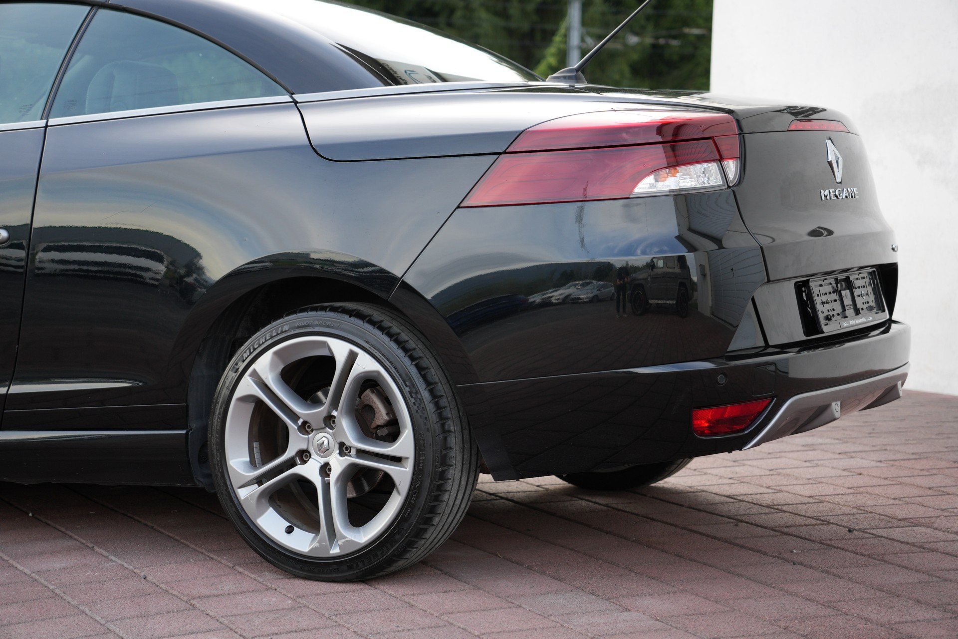 RENAULT Mégane CC 2.0 16V Turbo GT (CH)-showroom-element-3