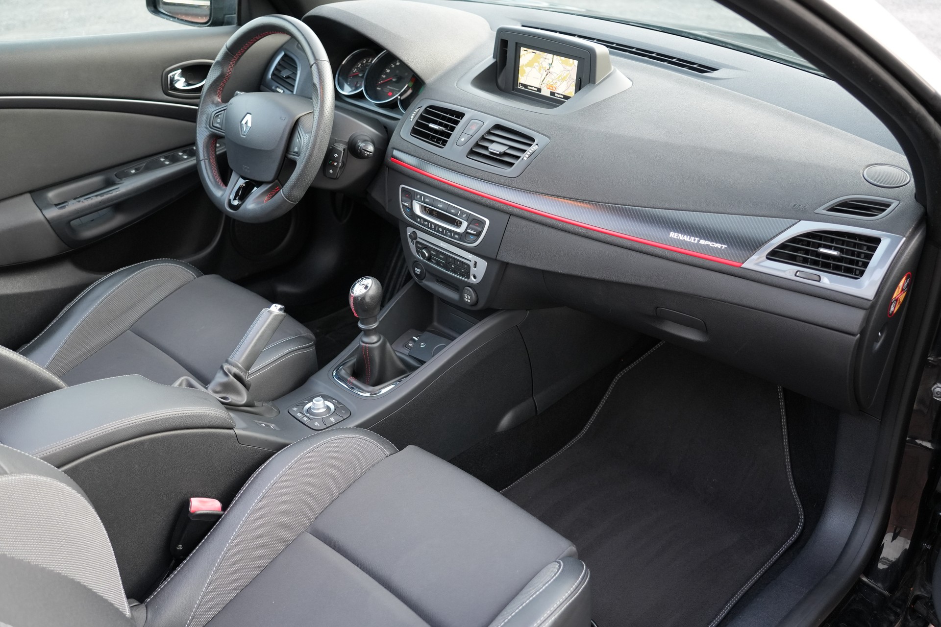 RENAULT Mégane CC 2.0 16V Turbo GT (CH)-image-9