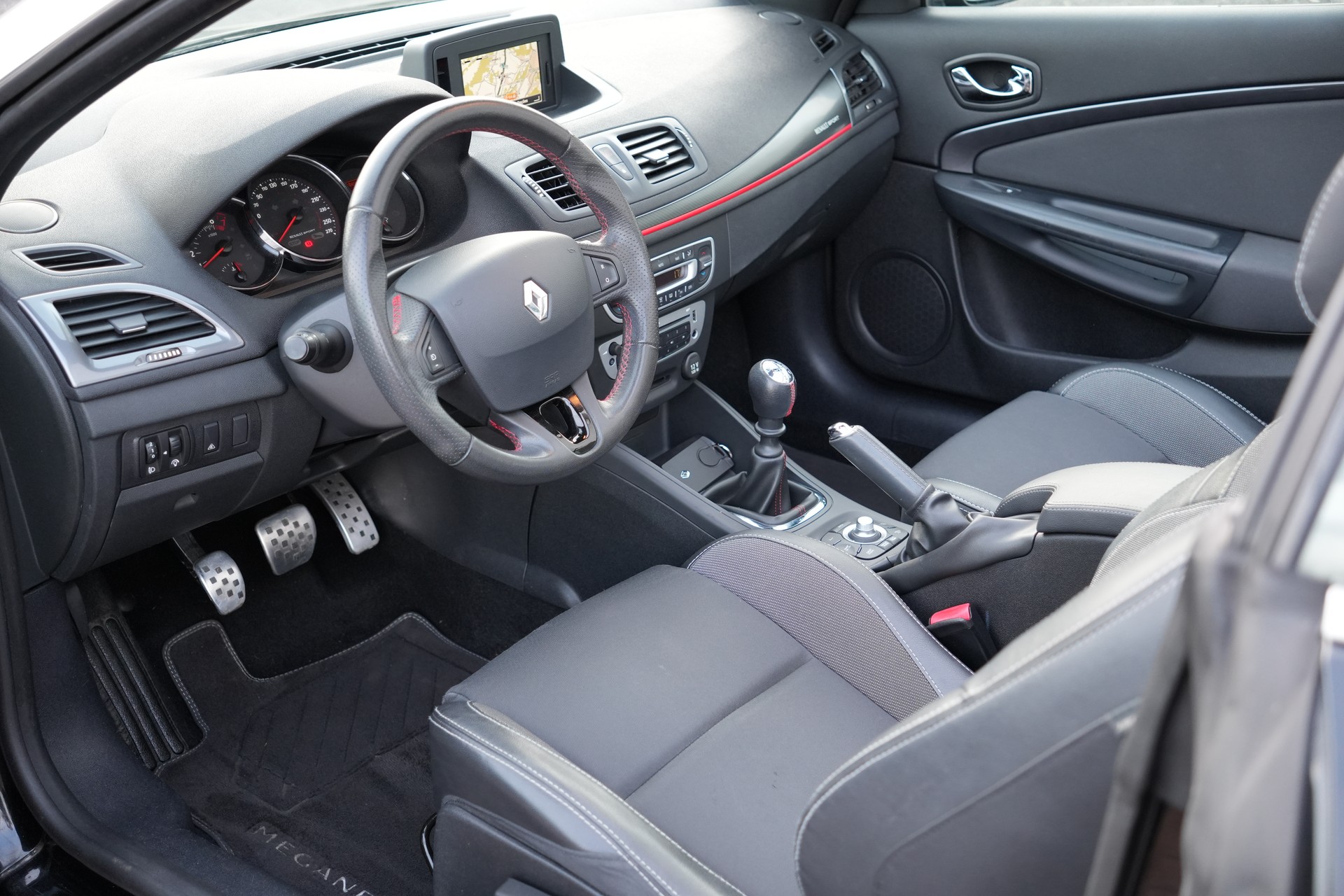 RENAULT Mégane CC 2.0 16V Turbo GT (CH)-image-10