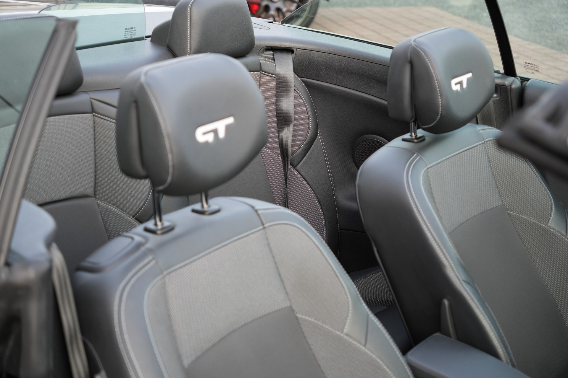 RENAULT Mégane CC 2.0 16V Turbo GT (CH)-image-13