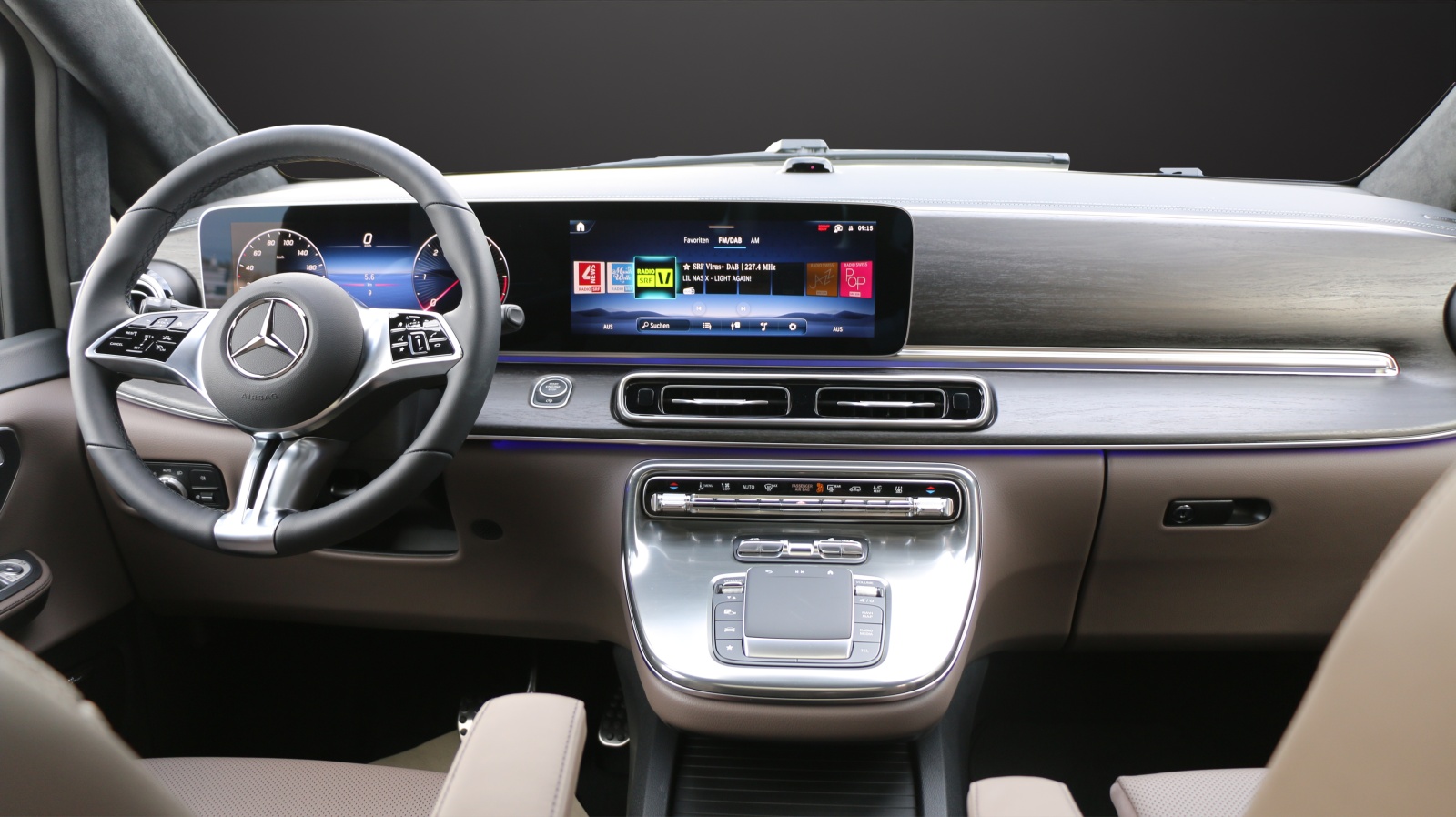 MERCEDES-BENZ V 300 d Exclusive Lang Swiss Edition 4Matic-image-6