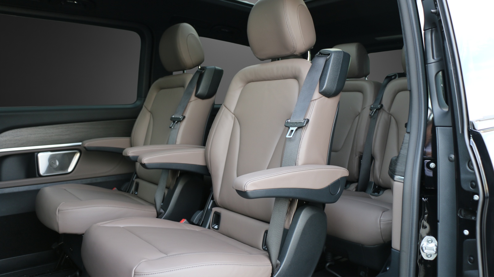 MERCEDES-BENZ V 300 d Exclusive Lang Swiss Edition 4Matic-image-8