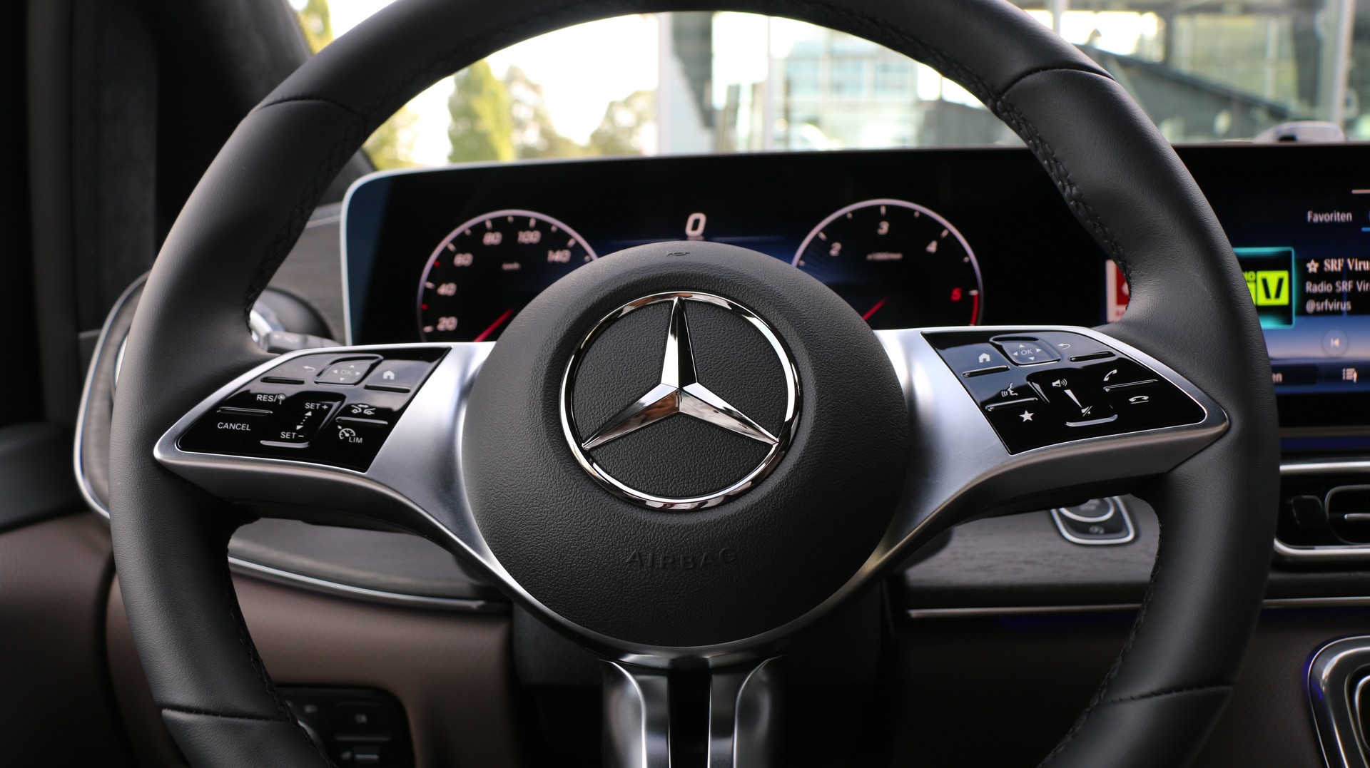 MERCEDES-BENZ V 300 d Exclusive Lang Swiss Edition 4Matic-image-15