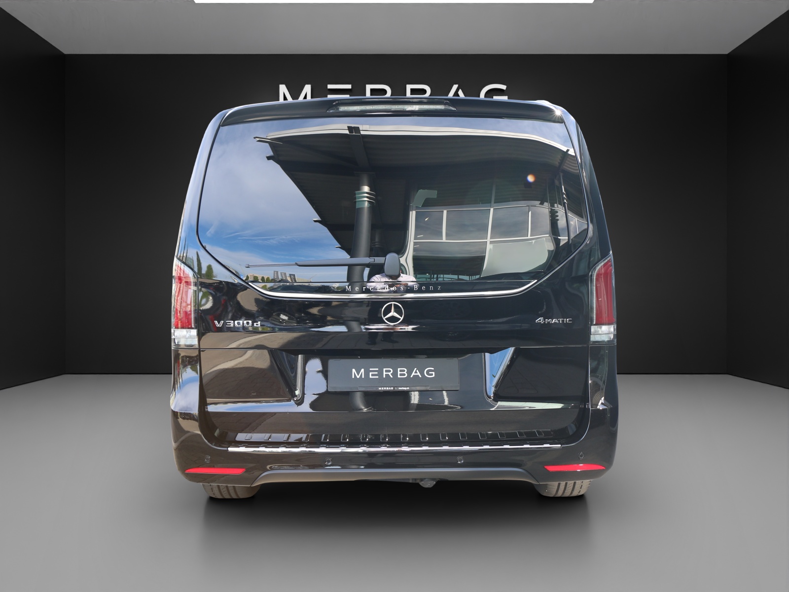 MERCEDES-BENZ V 300 d Exclusive Lang Swiss Edition 4Matic-image-3