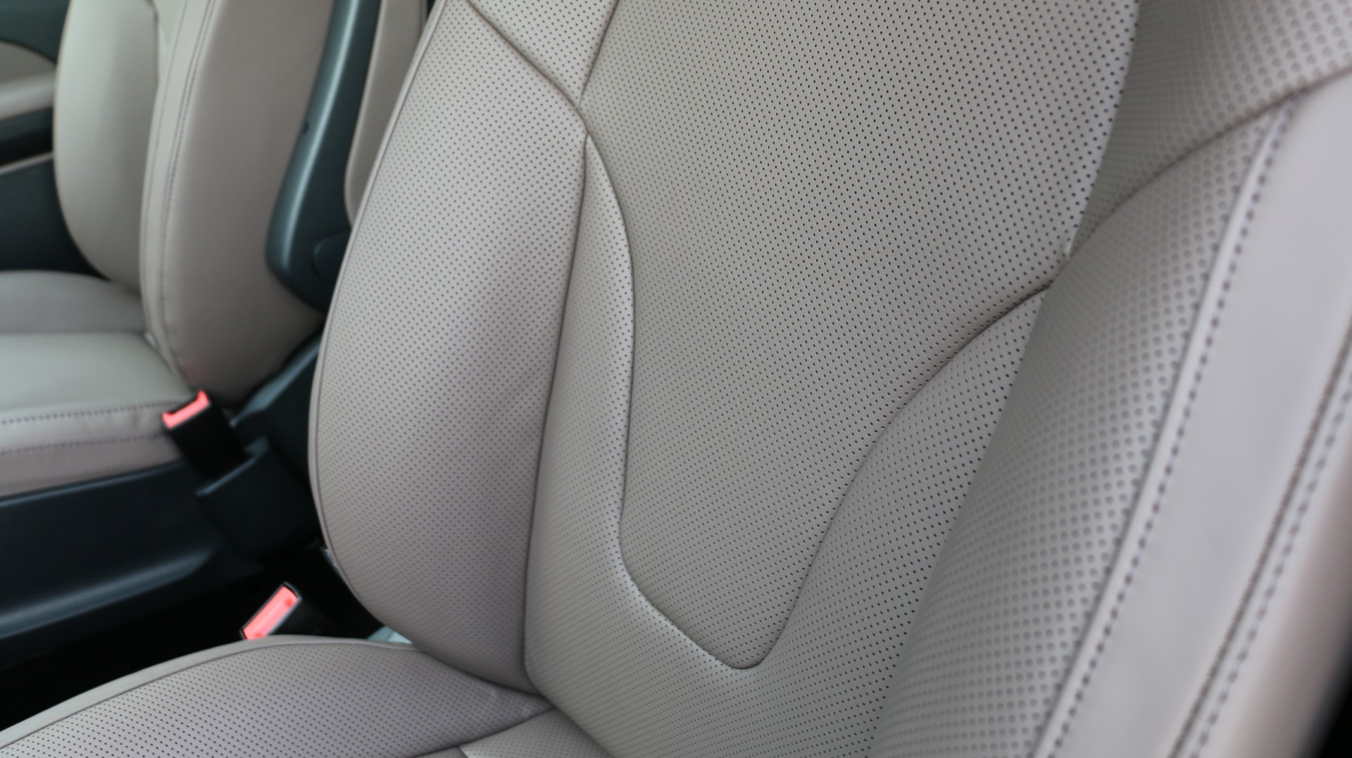 MERCEDES-BENZ V 300 d Exclusive Lang Swiss Edition 4Matic-image-4