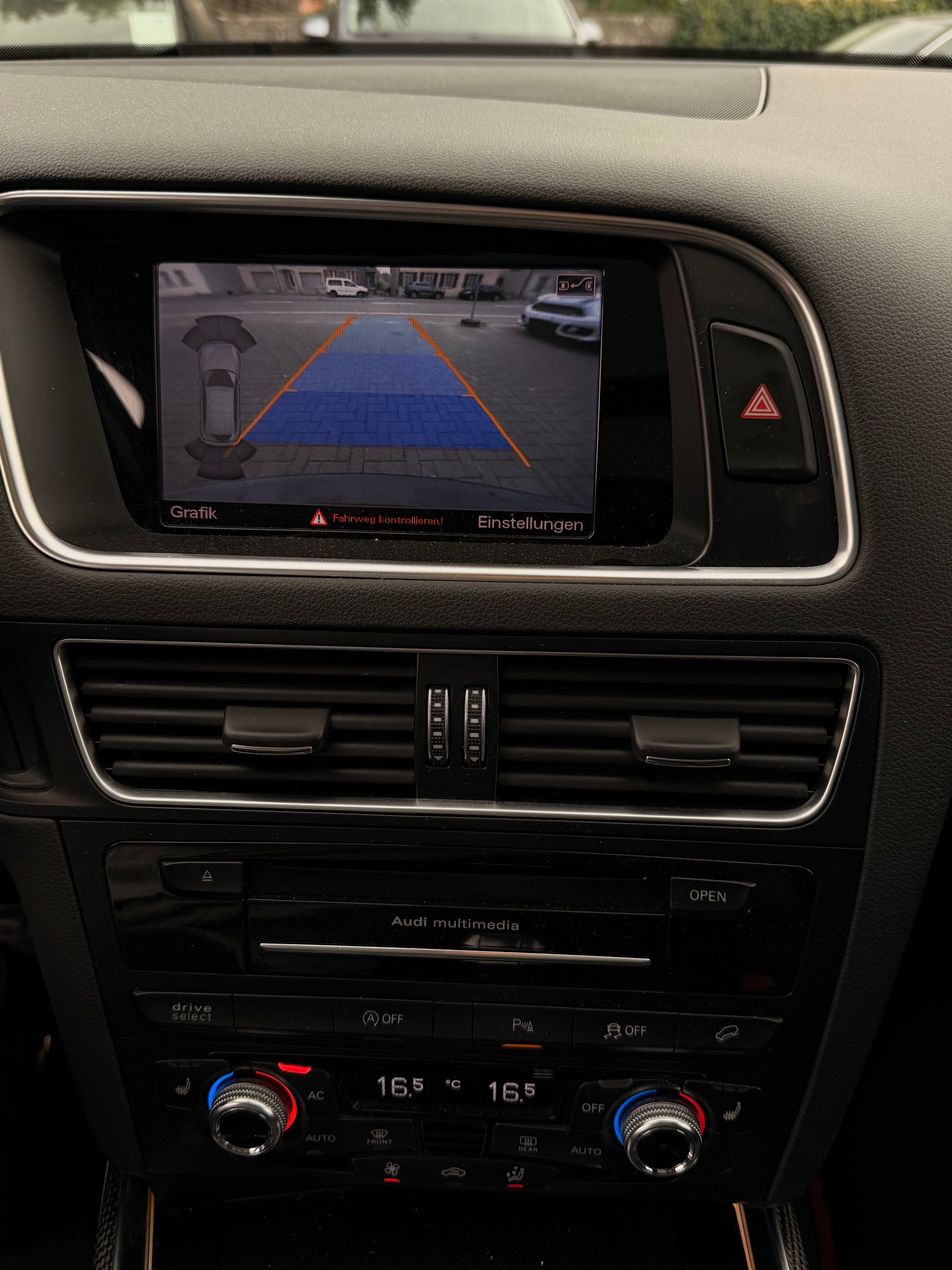 AUDI SQ5 3.0 TDI quattro tiptronic-image-9