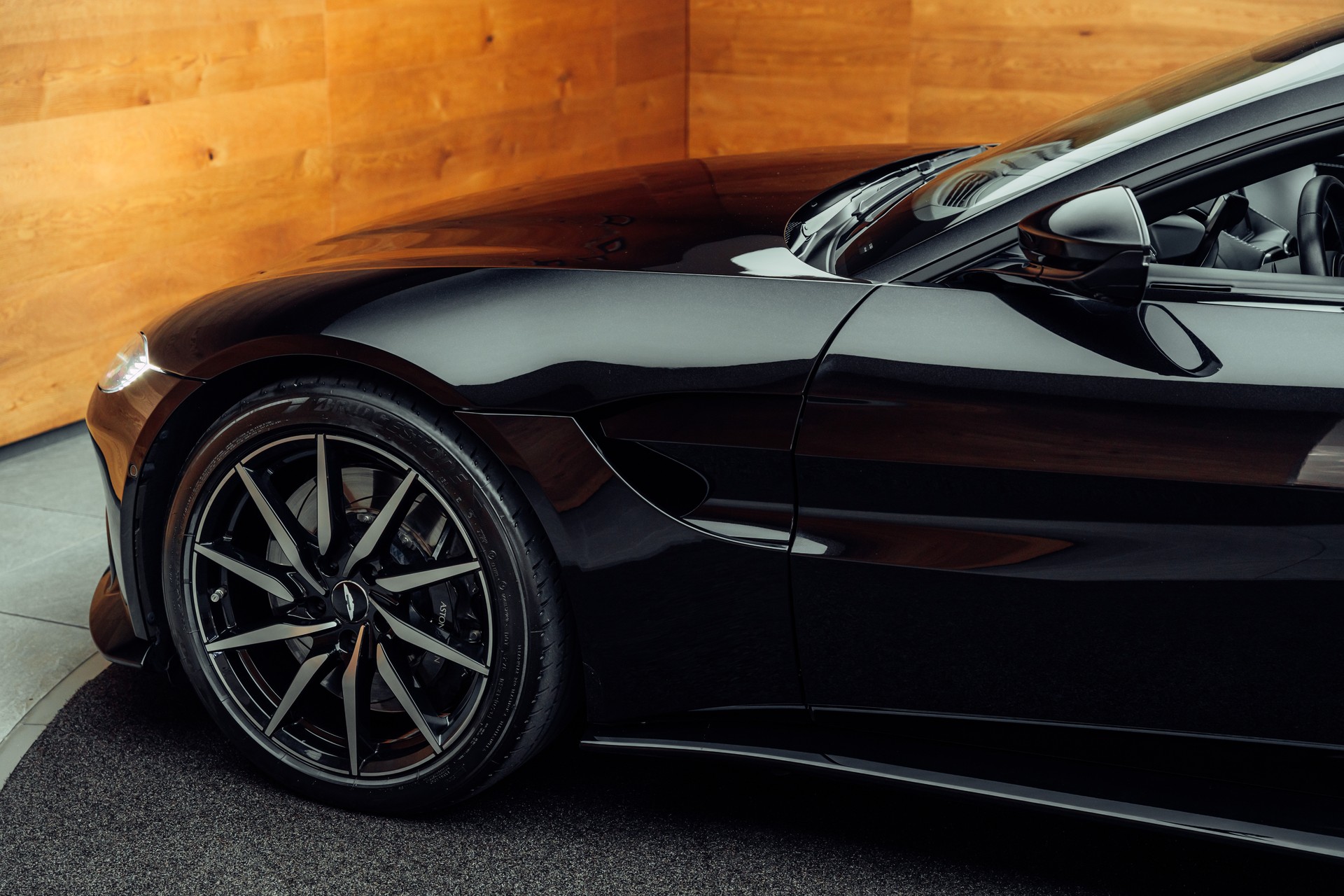 ASTON MARTIN V8 Vantage 4.0 Coupé-image-22