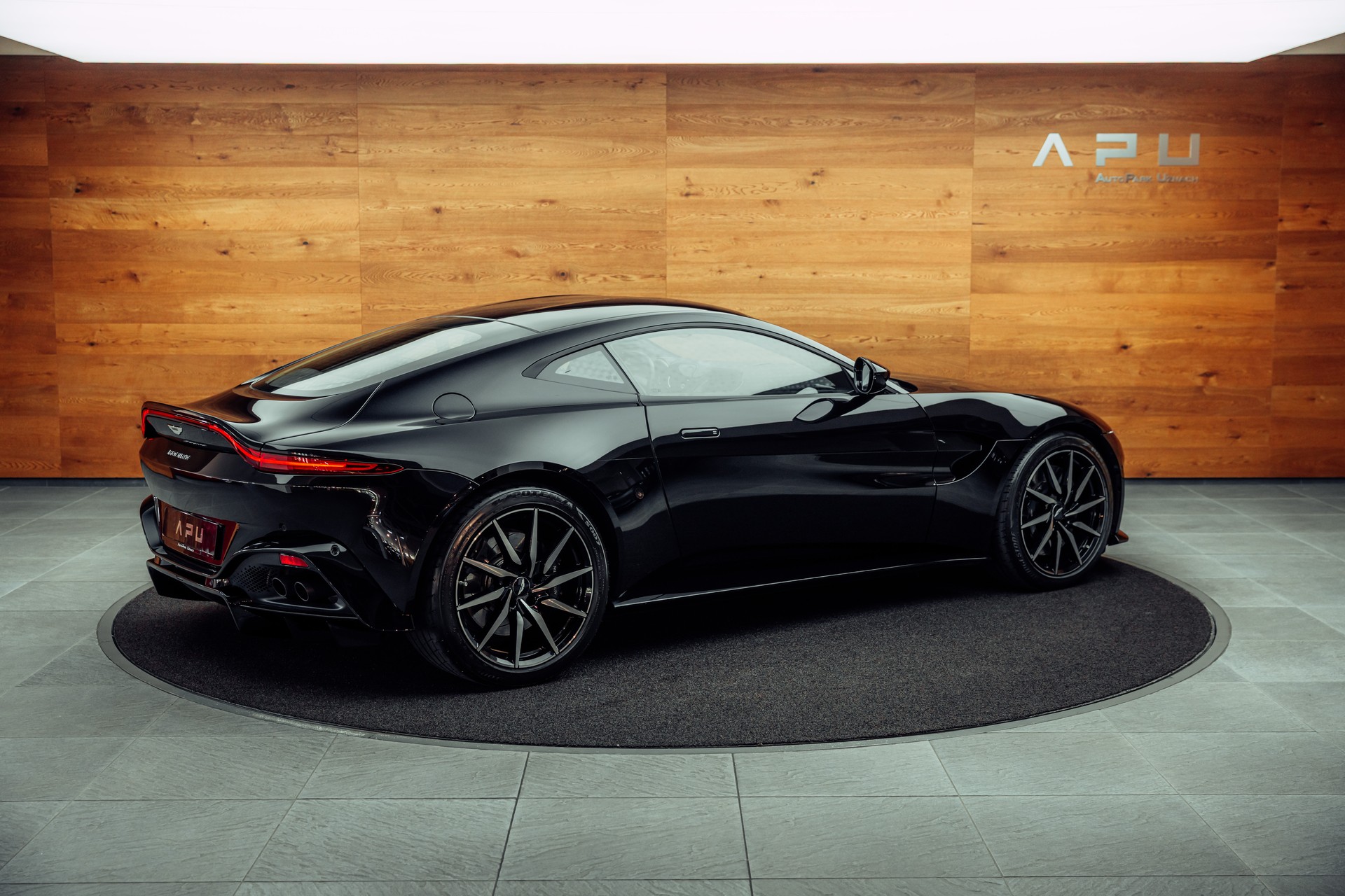 ASTON MARTIN V8 Vantage 4.0 Coupé-image-2