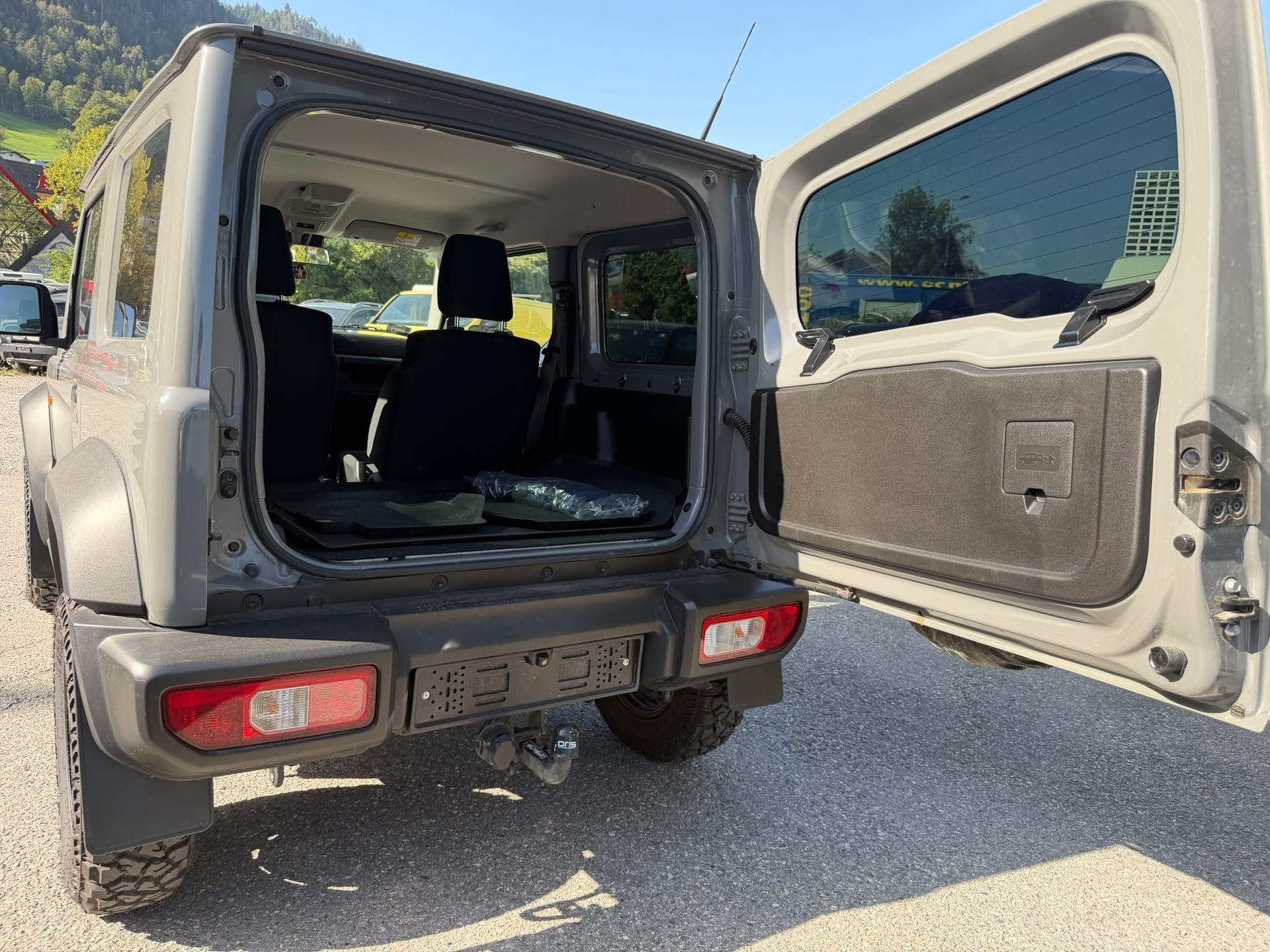 SUZUKI Jimny 1.5 Compact+ 4x4-image-2