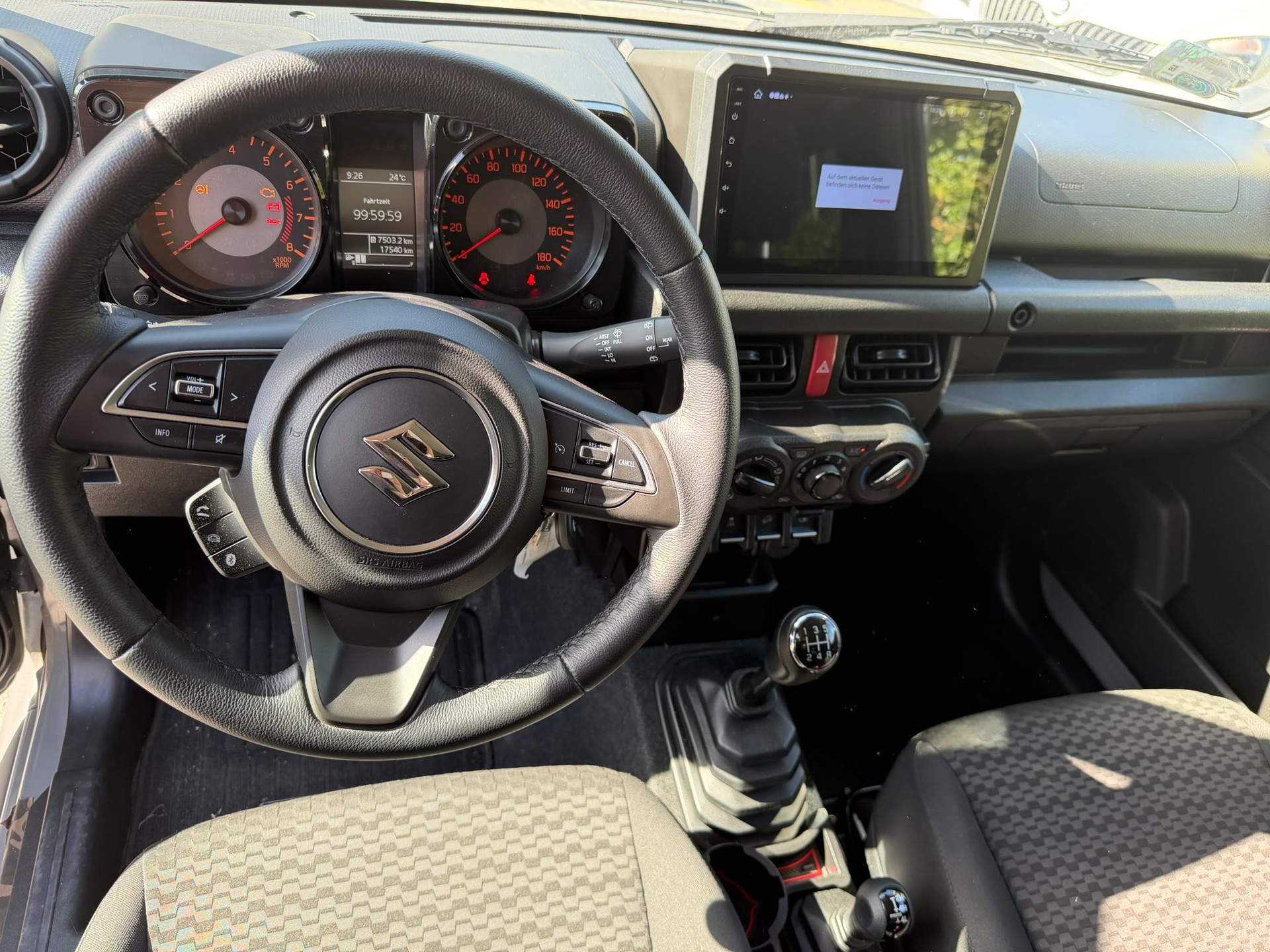 SUZUKI Jimny 1.5 Compact+ 4x4-image-6