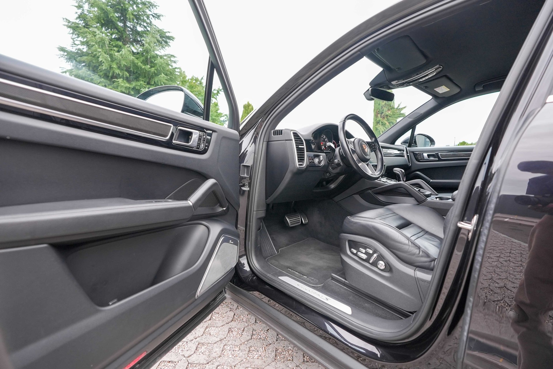 PORSCHE Cayenne S-image-9