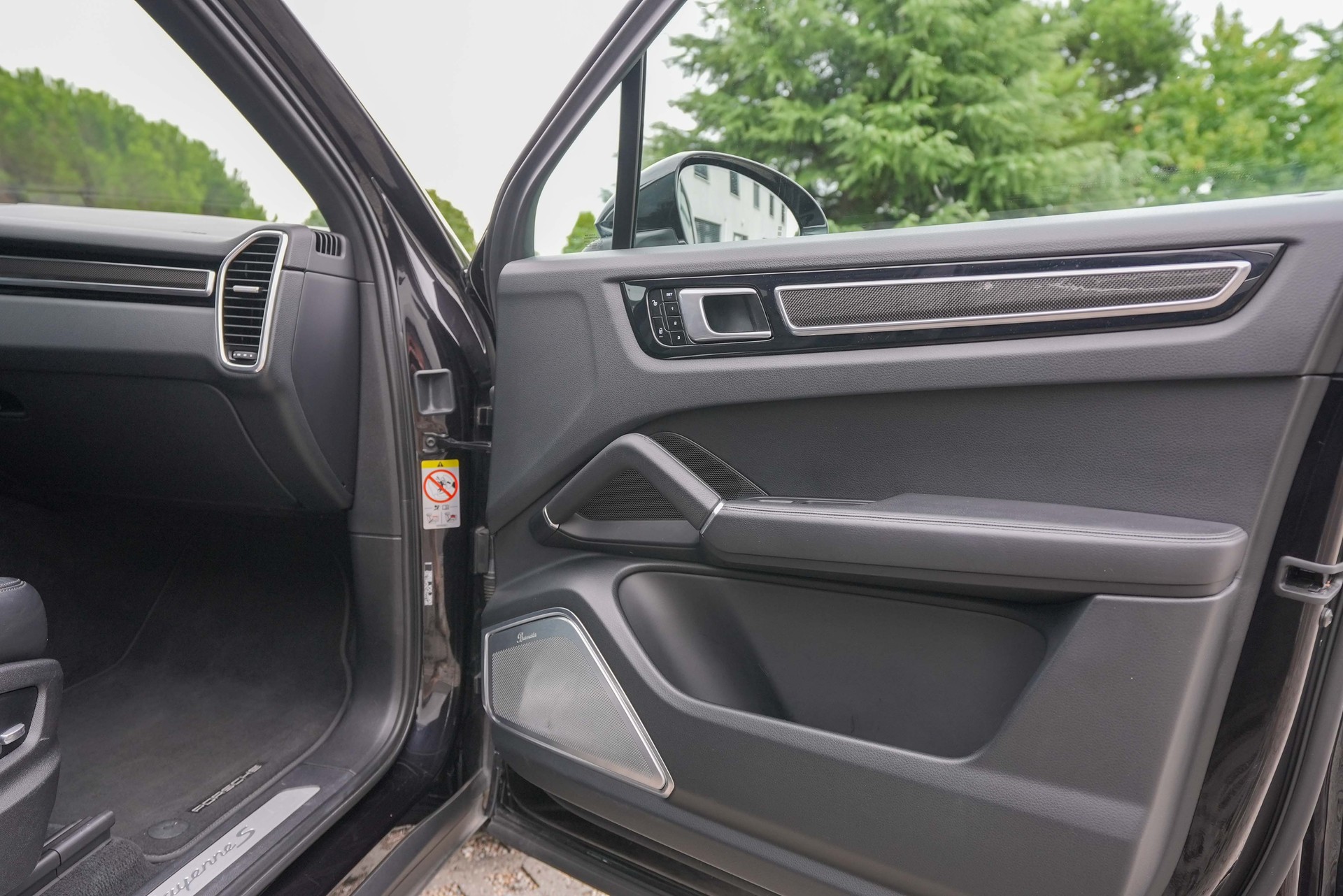PORSCHE Cayenne S-image-11