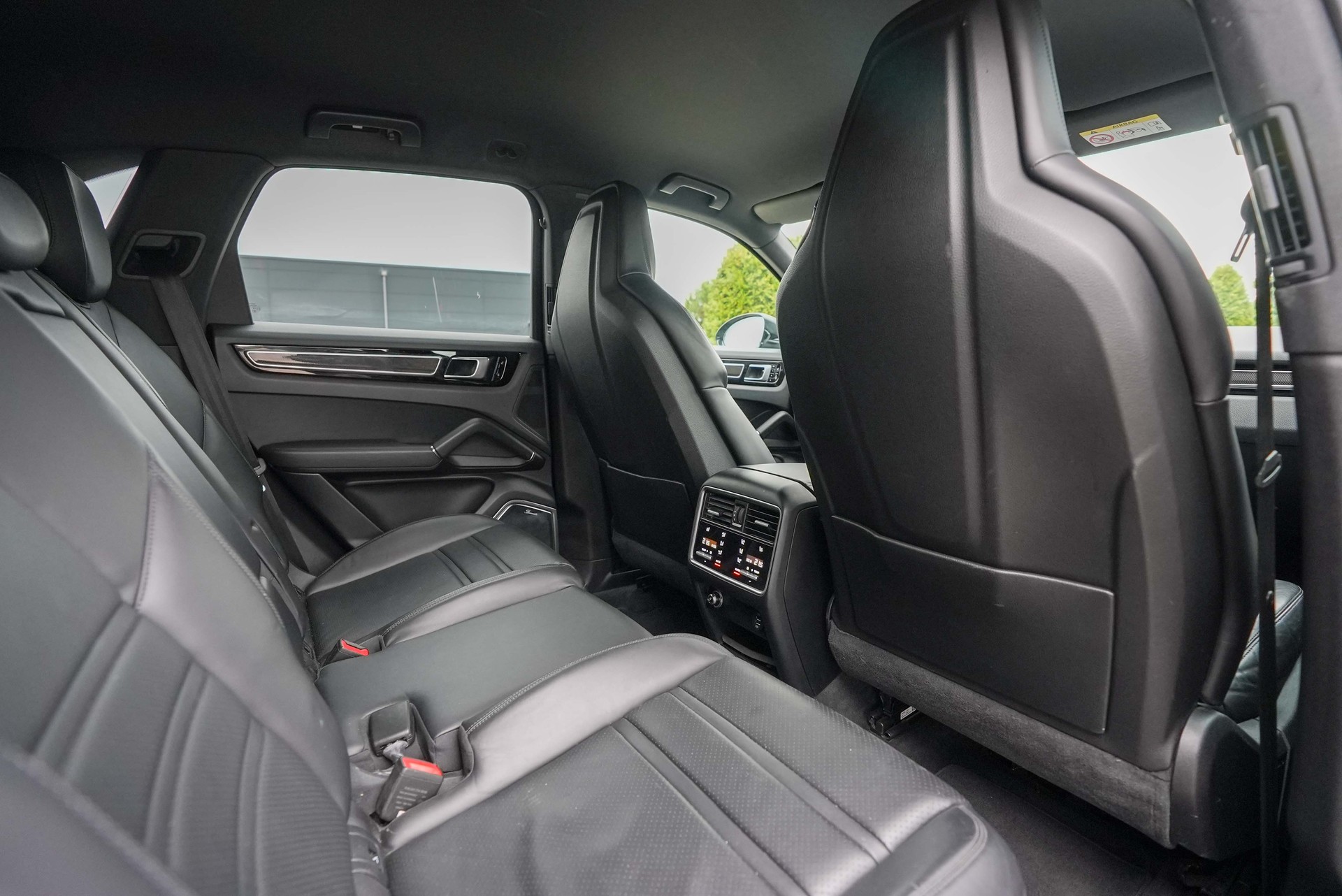 PORSCHE Cayenne S-image-12