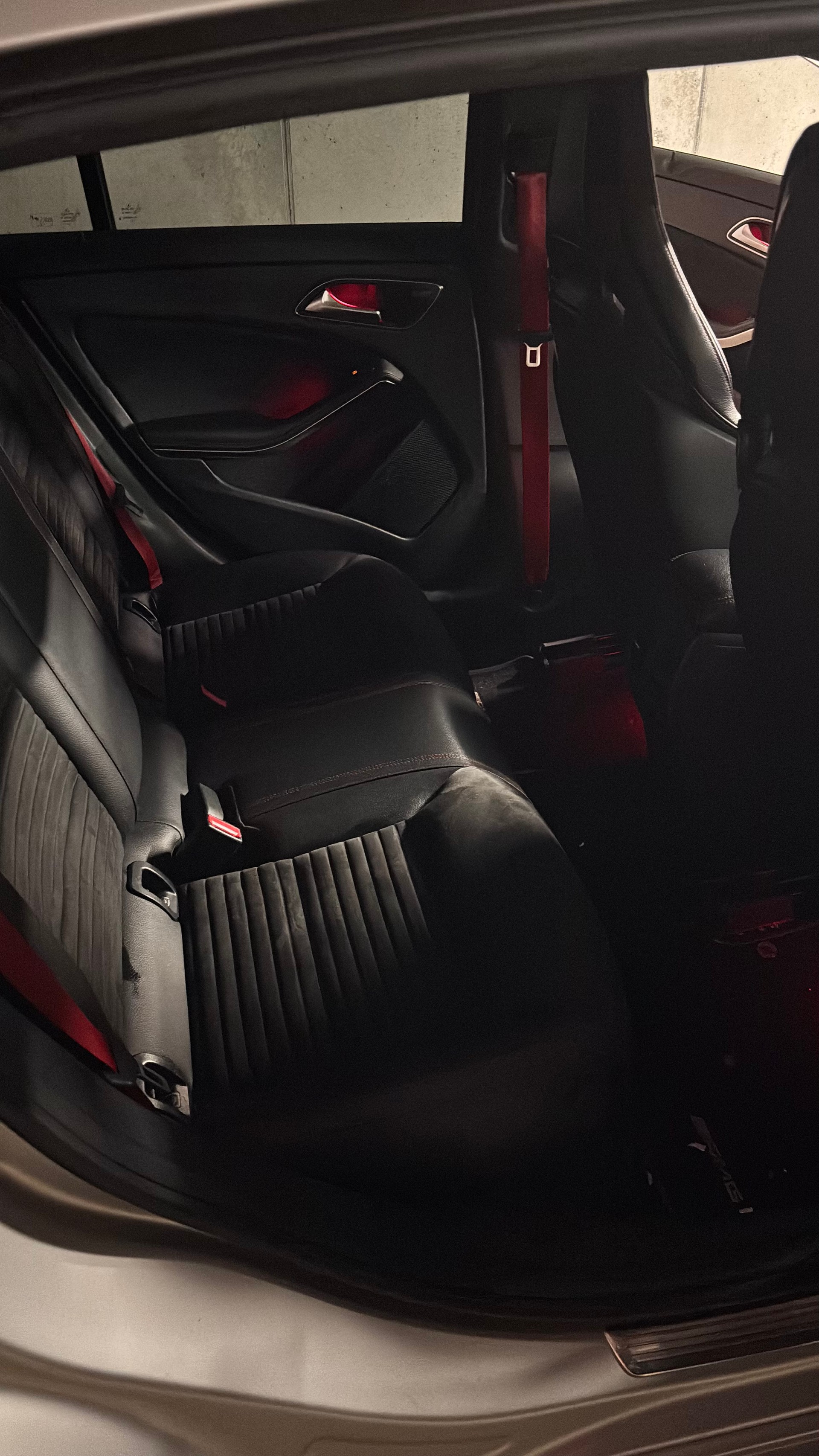 MERCEDES-BENZ CLA 45 AMG 4m-image-2