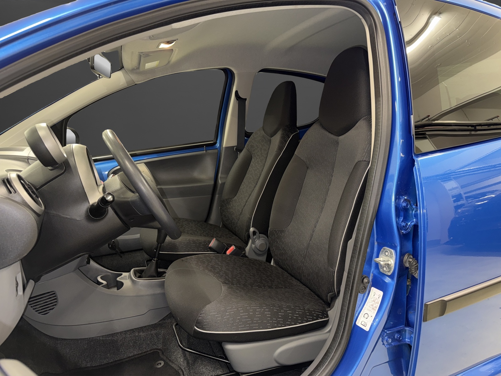 PEUGEOT 107 1.0 Trendy-image-6