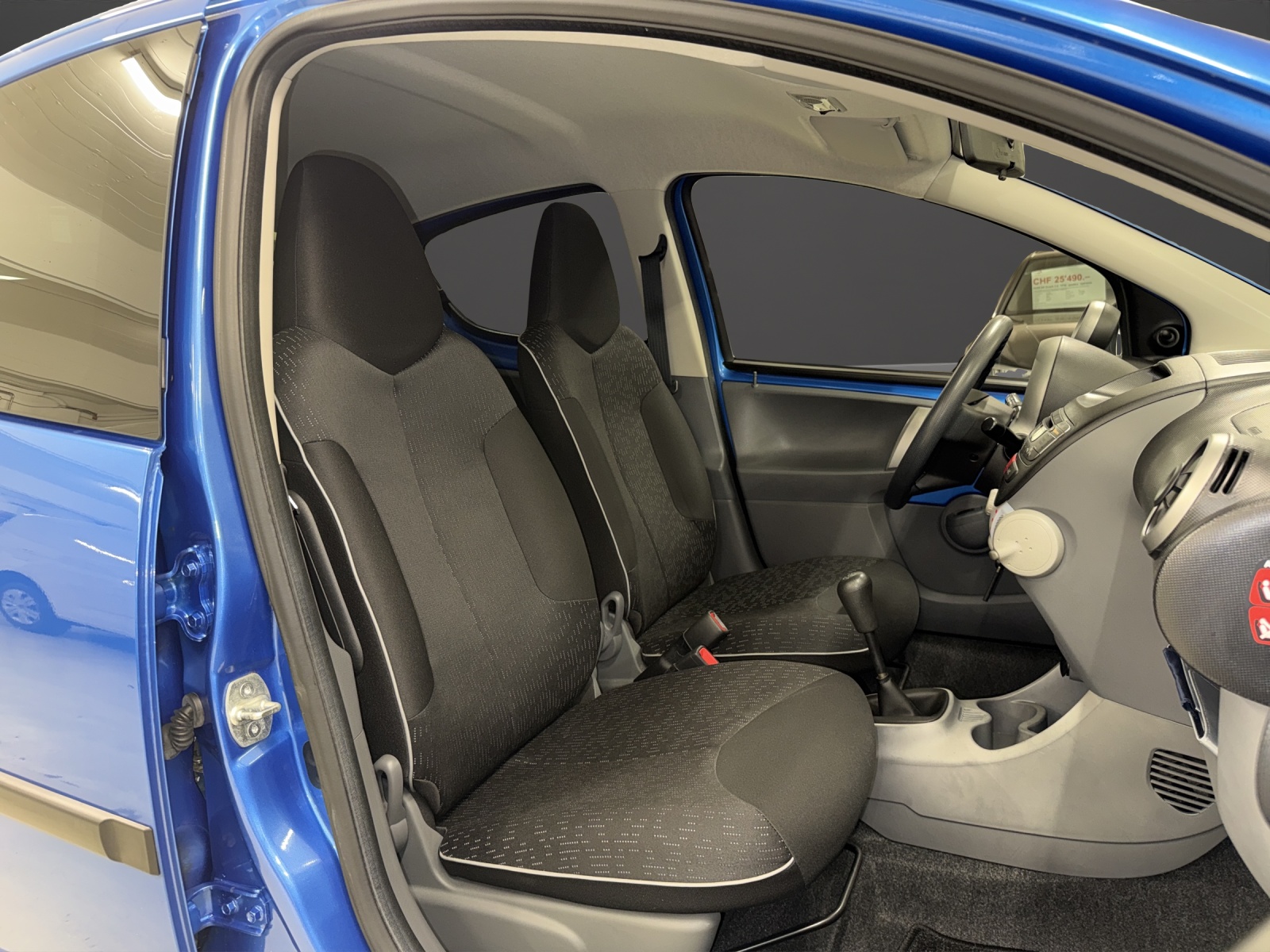 PEUGEOT 107 1.0 Trendy-image-7