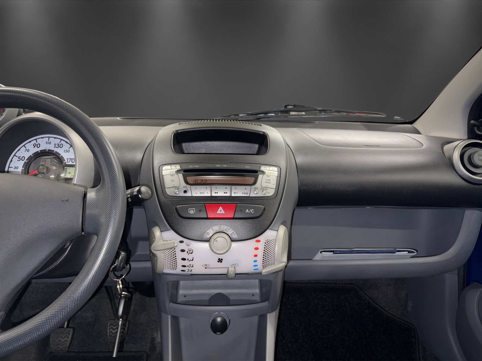 PEUGEOT 107 1.0 Trendy-image-10