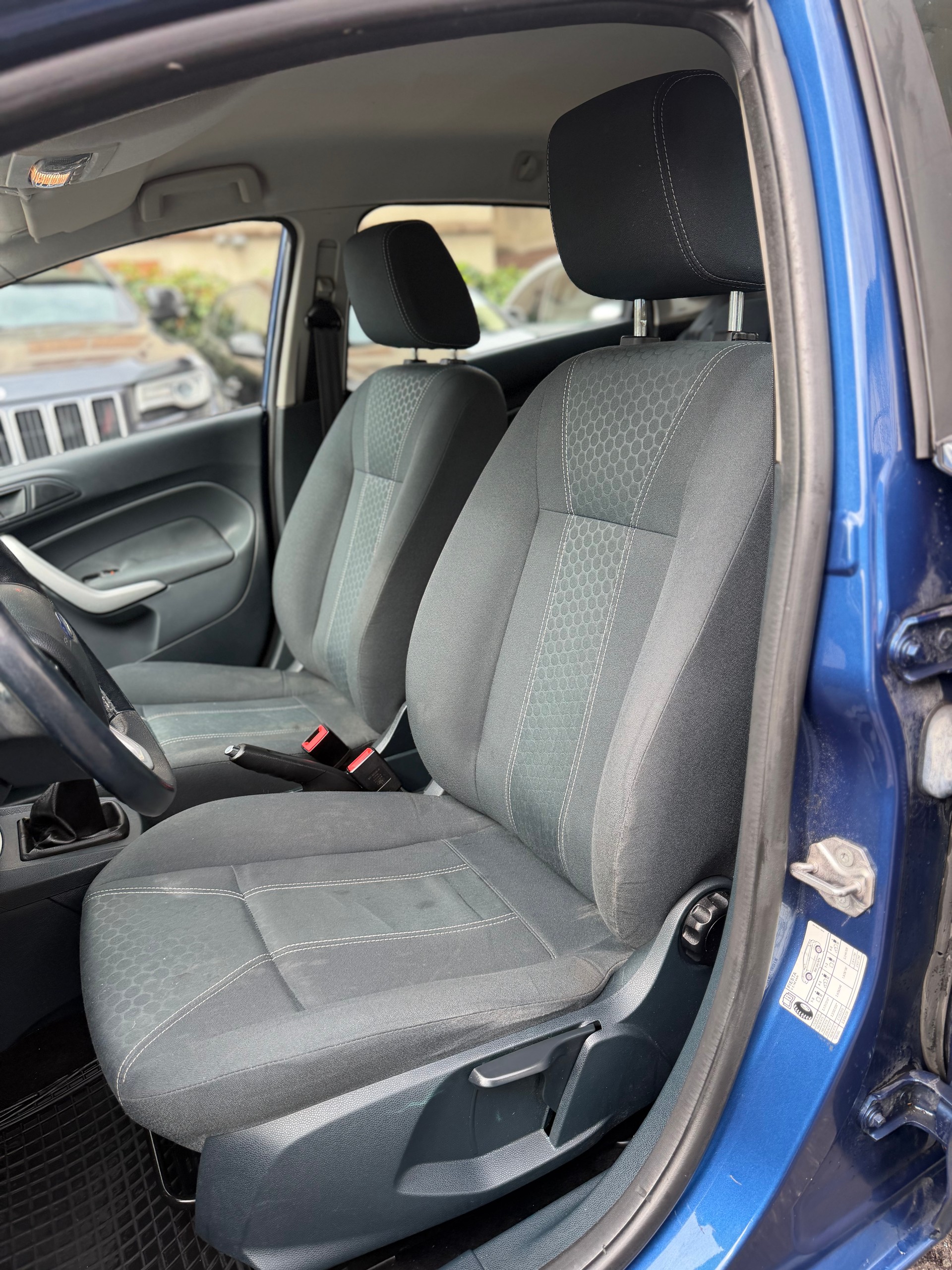 FORD Fiesta 1.6 16V TDCi Trend-image-10