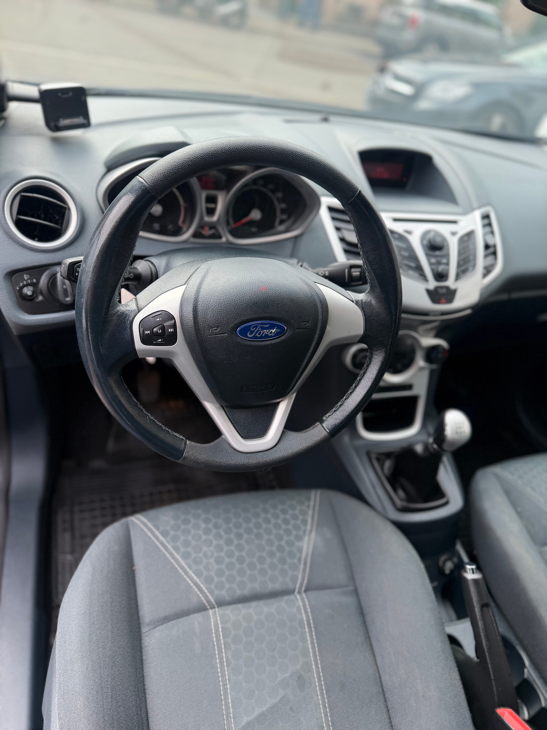 FORD Fiesta 1.6 16V TDCi Trend-image-8
