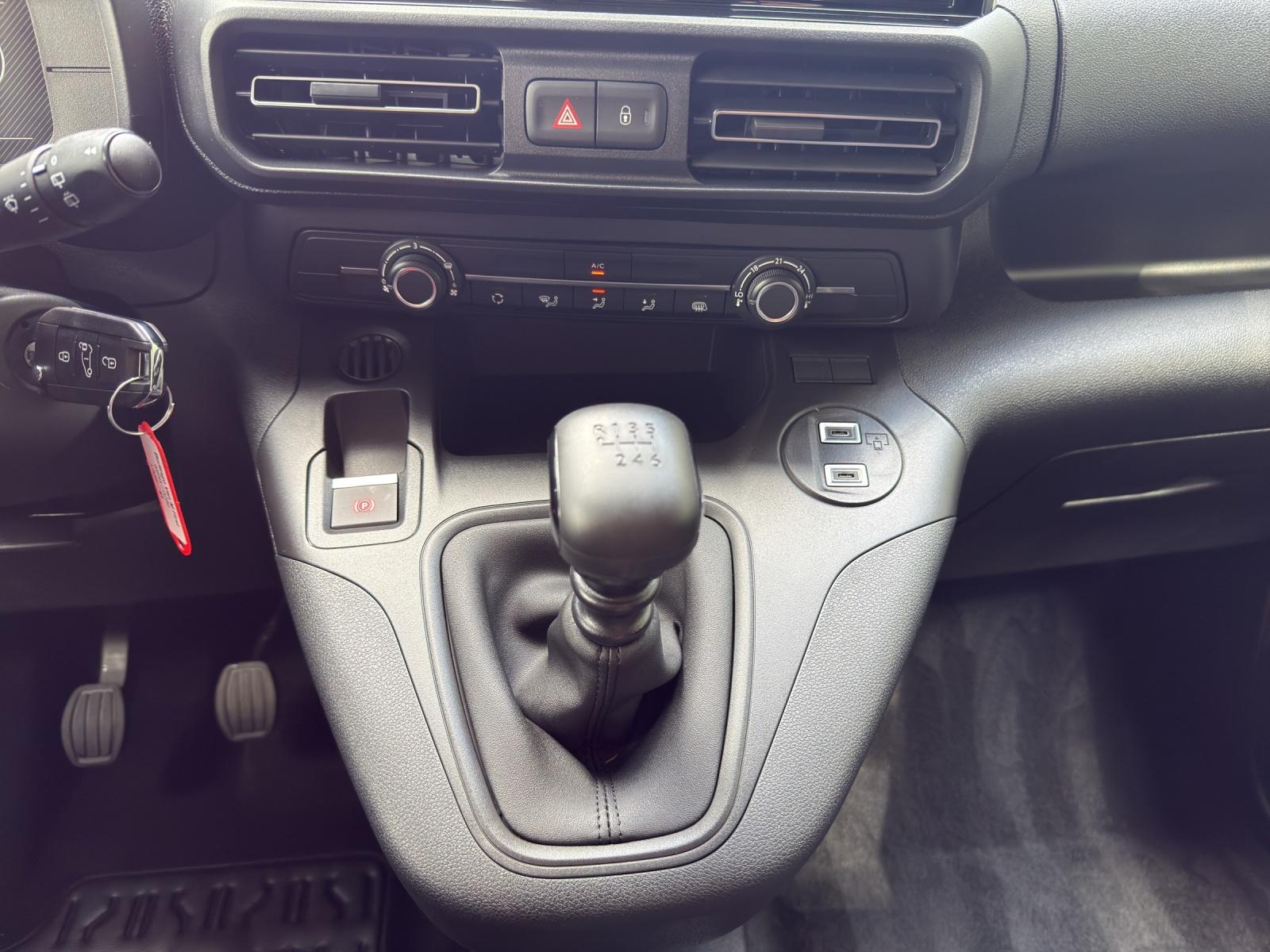 CITROEN Berlingo M 1.2 PureTech 110 First S/S-image-15