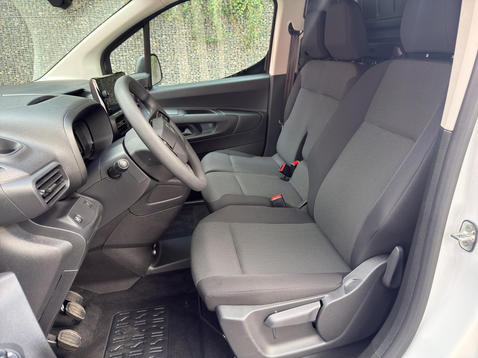 CITROEN Berlingo M 1.2 PureTech 110 First S/S-image-4