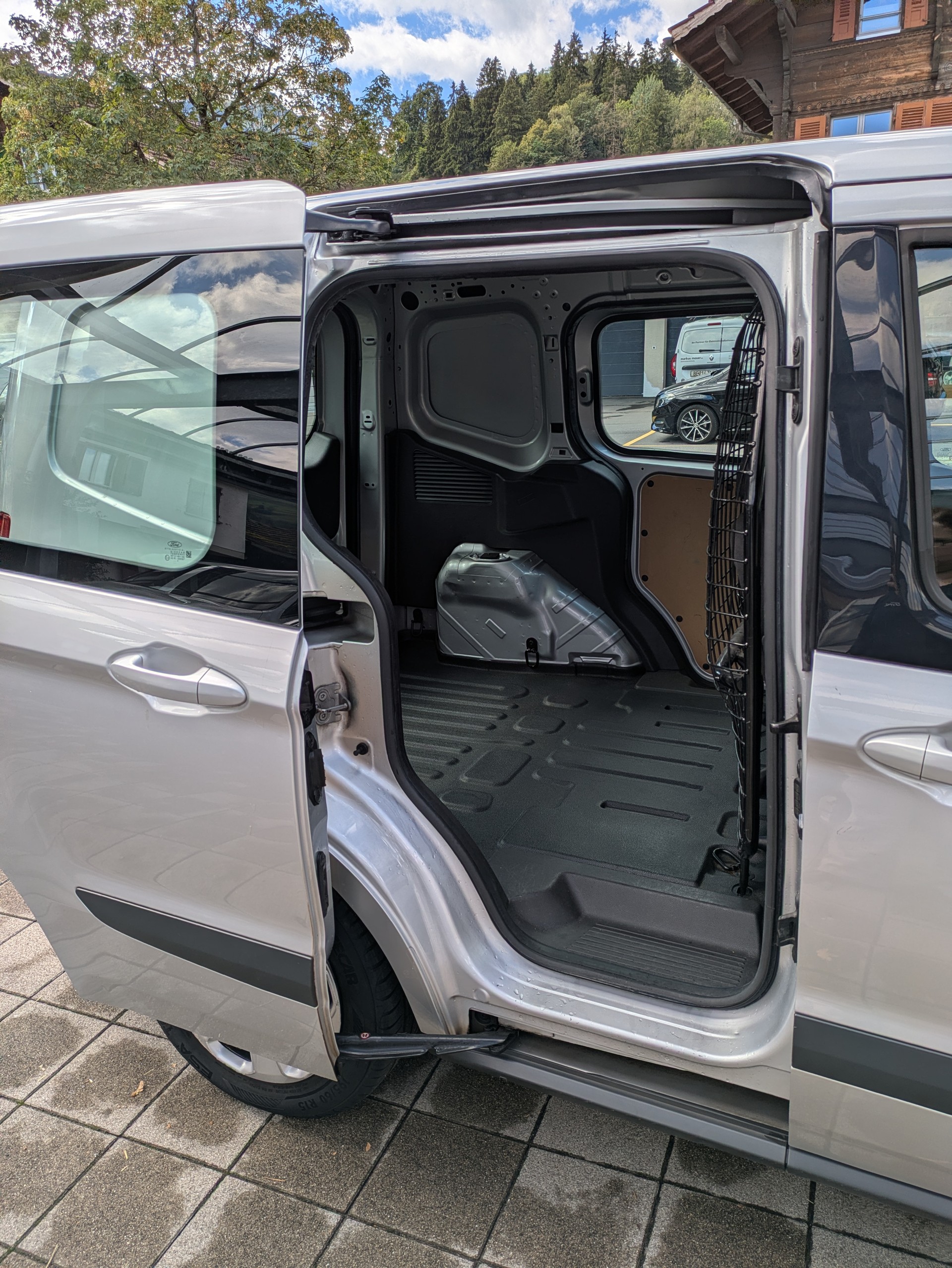 FORD Transit Courier Van 1.0 EcoB Ambiente-image-7