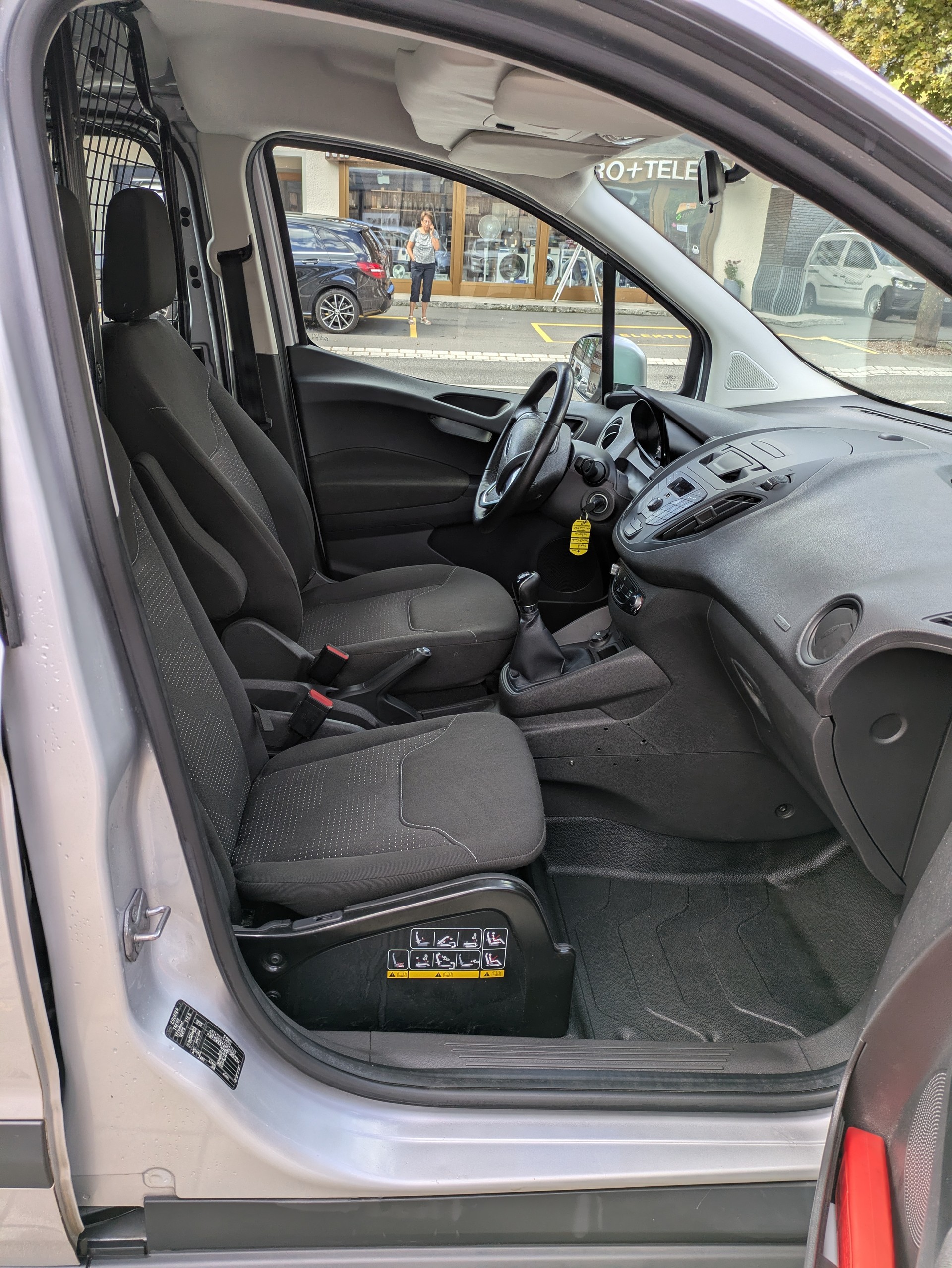 FORD Transit Courier Van 1.0 EcoB Ambiente-image-9