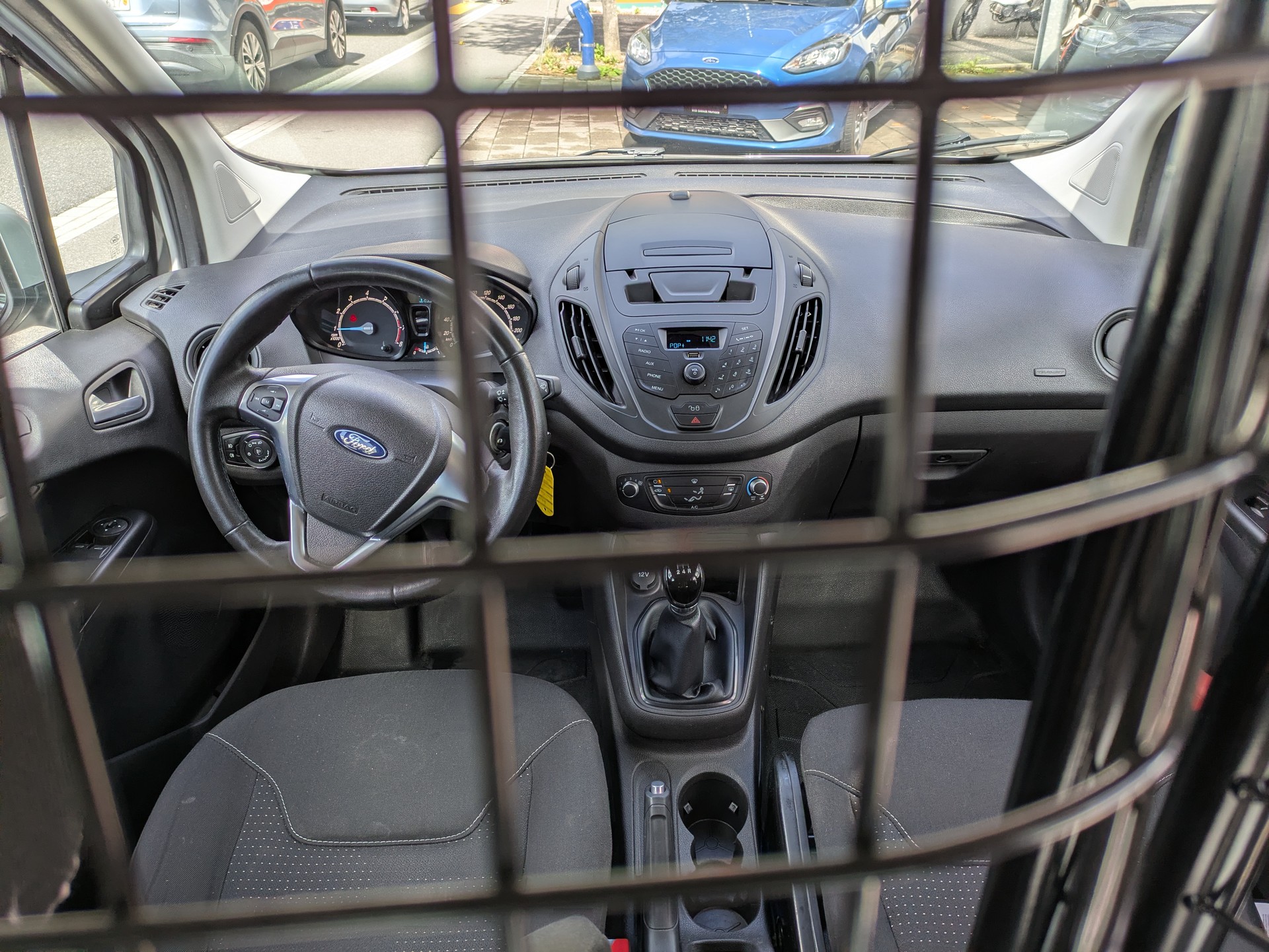 FORD Transit Courier Van 1.0 EcoB Ambiente-image-8