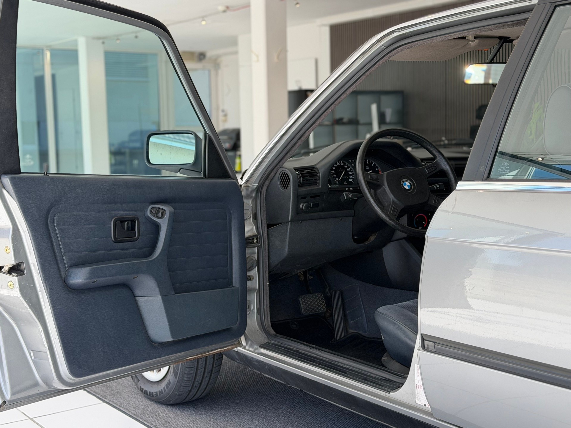 BMW 318 i E30 **Frisch ab MFK & Service**-image-10