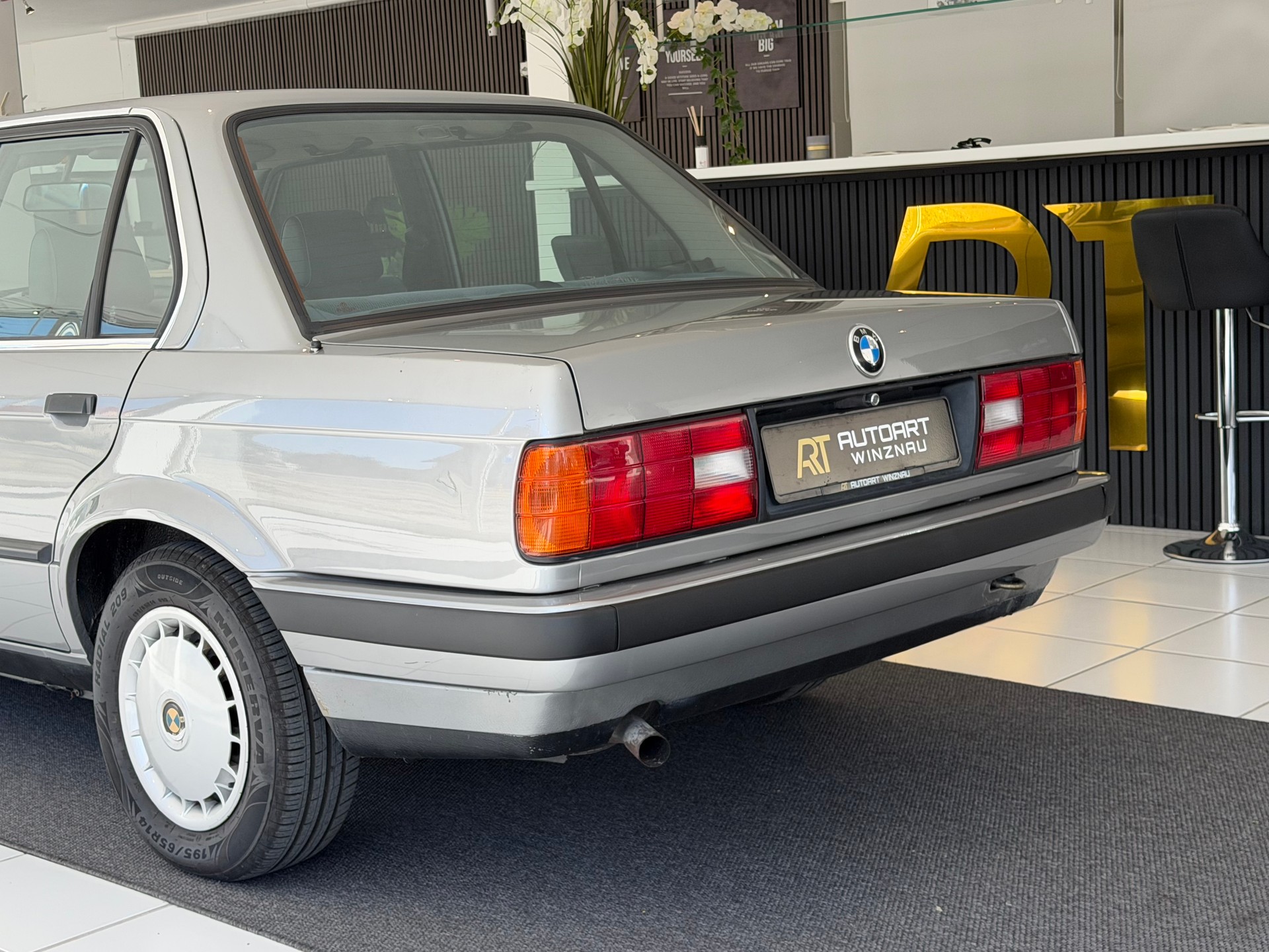 BMW 318i E30 **Frisch ab MFK & Service**-image-9