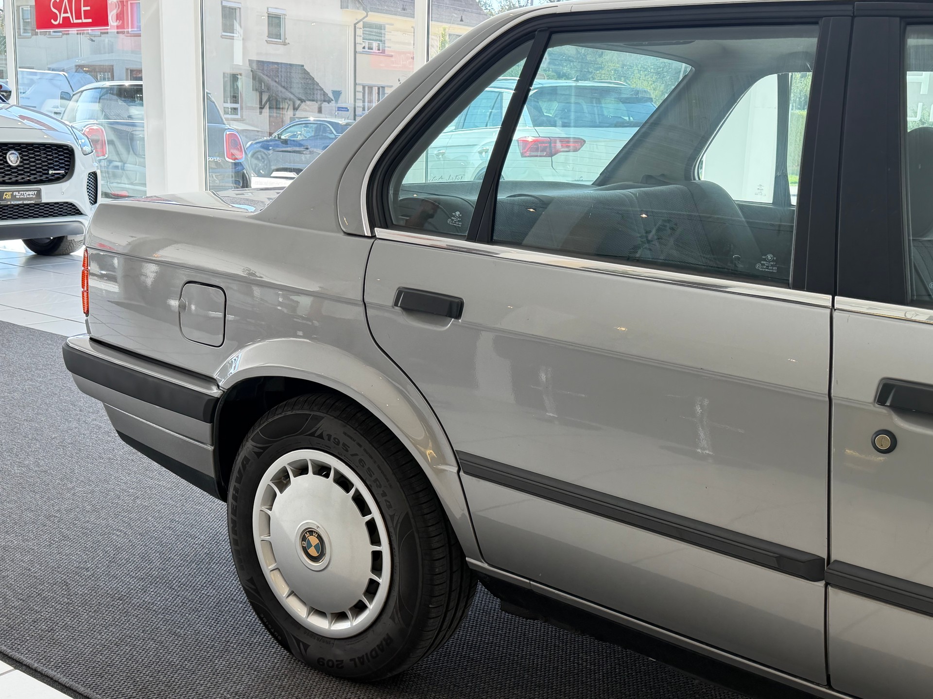 BMW 318i E30 **Frisch ab MFK & Service**-image-5