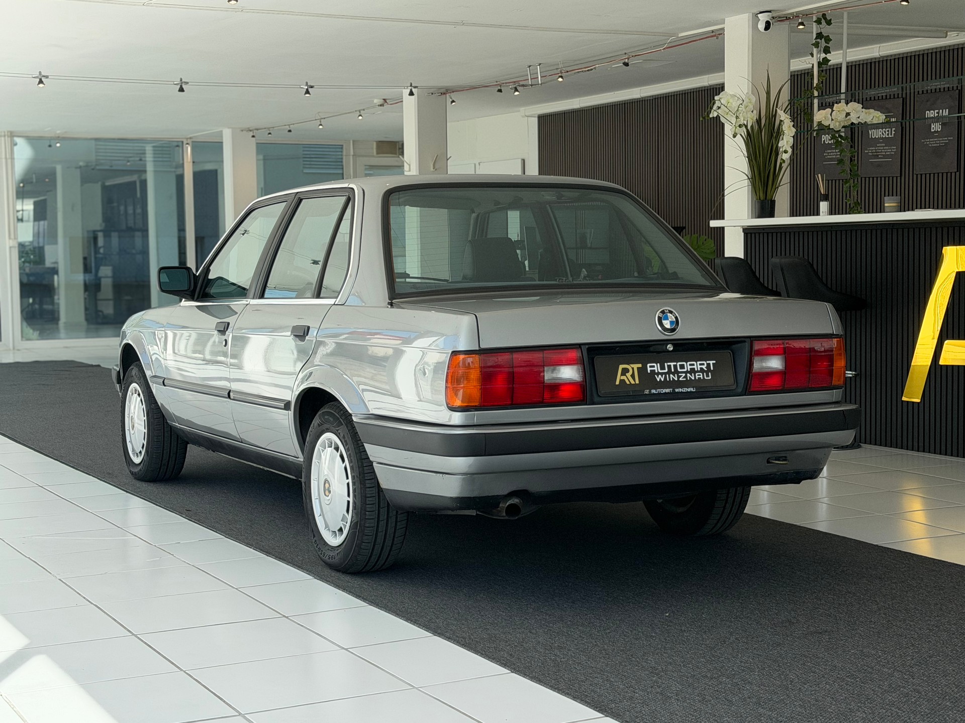 BMW 318i E30 **Frisch ab MFK & Service**-image-8