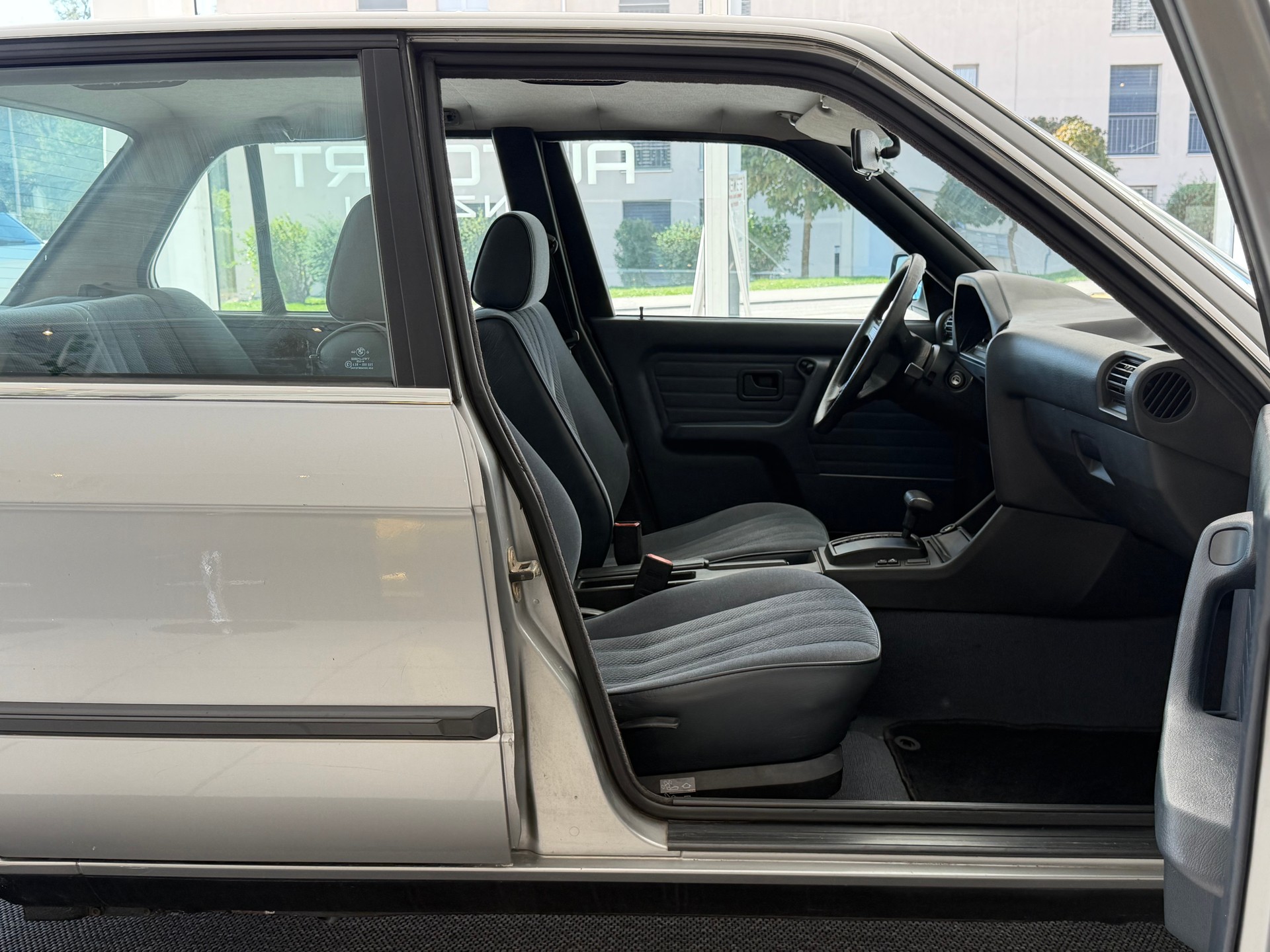 BMW 318i E30 **Frisch ab MFK & Service**-image-17