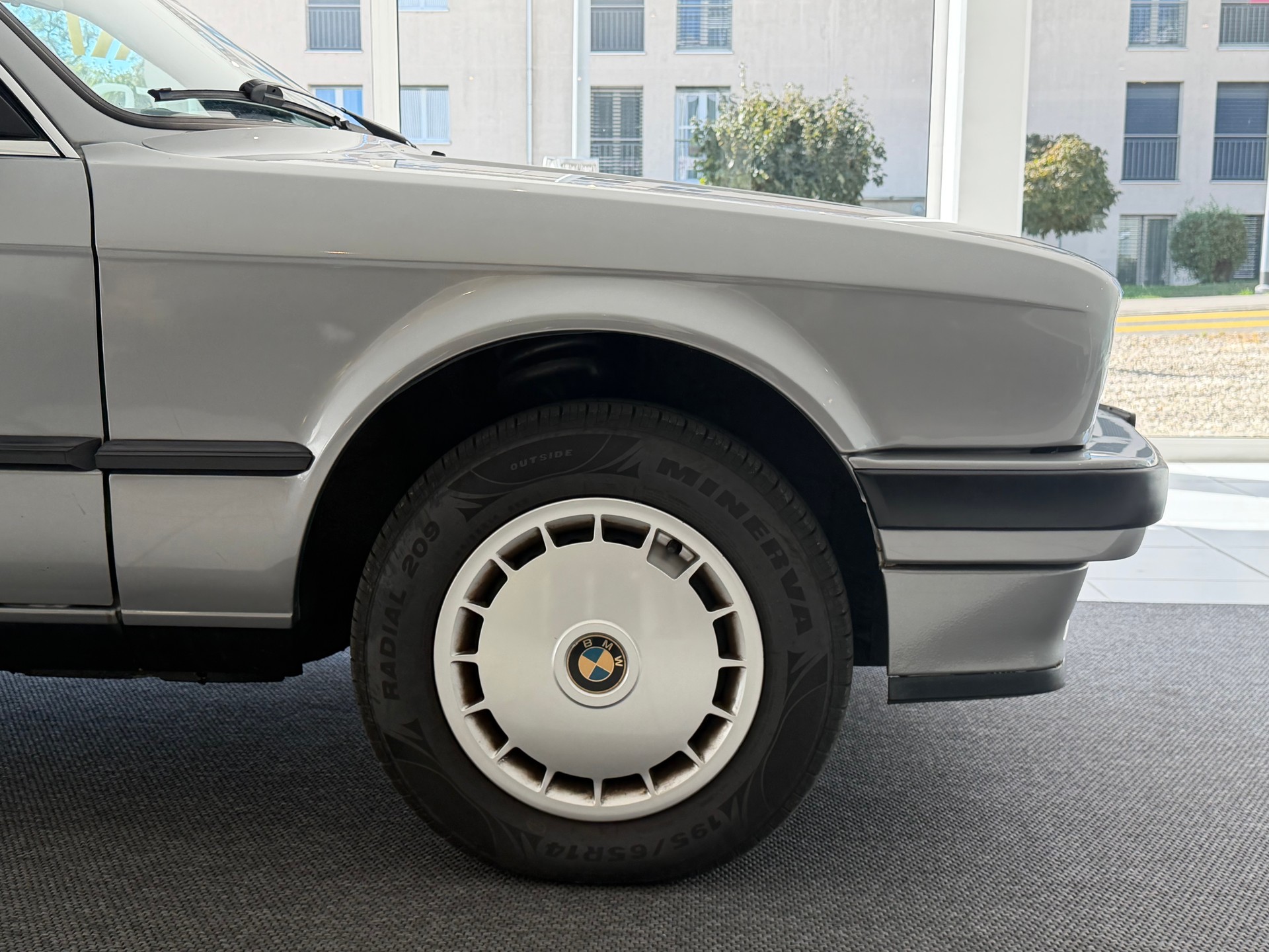 BMW 318i E30 **Frisch ab MFK & Service**-image-4