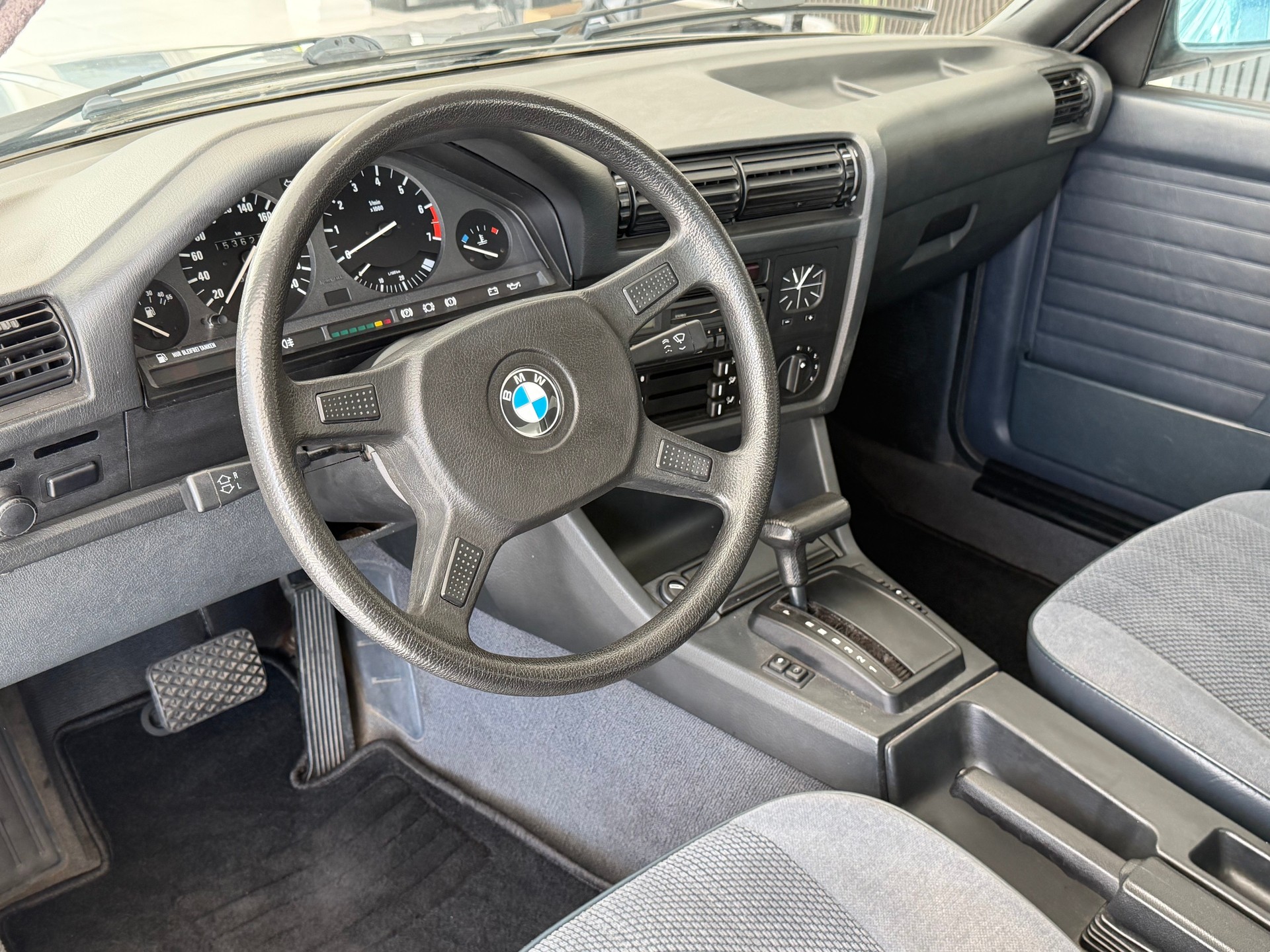 BMW 318 i E30 **Frisch ab MFK & Service**-image-12