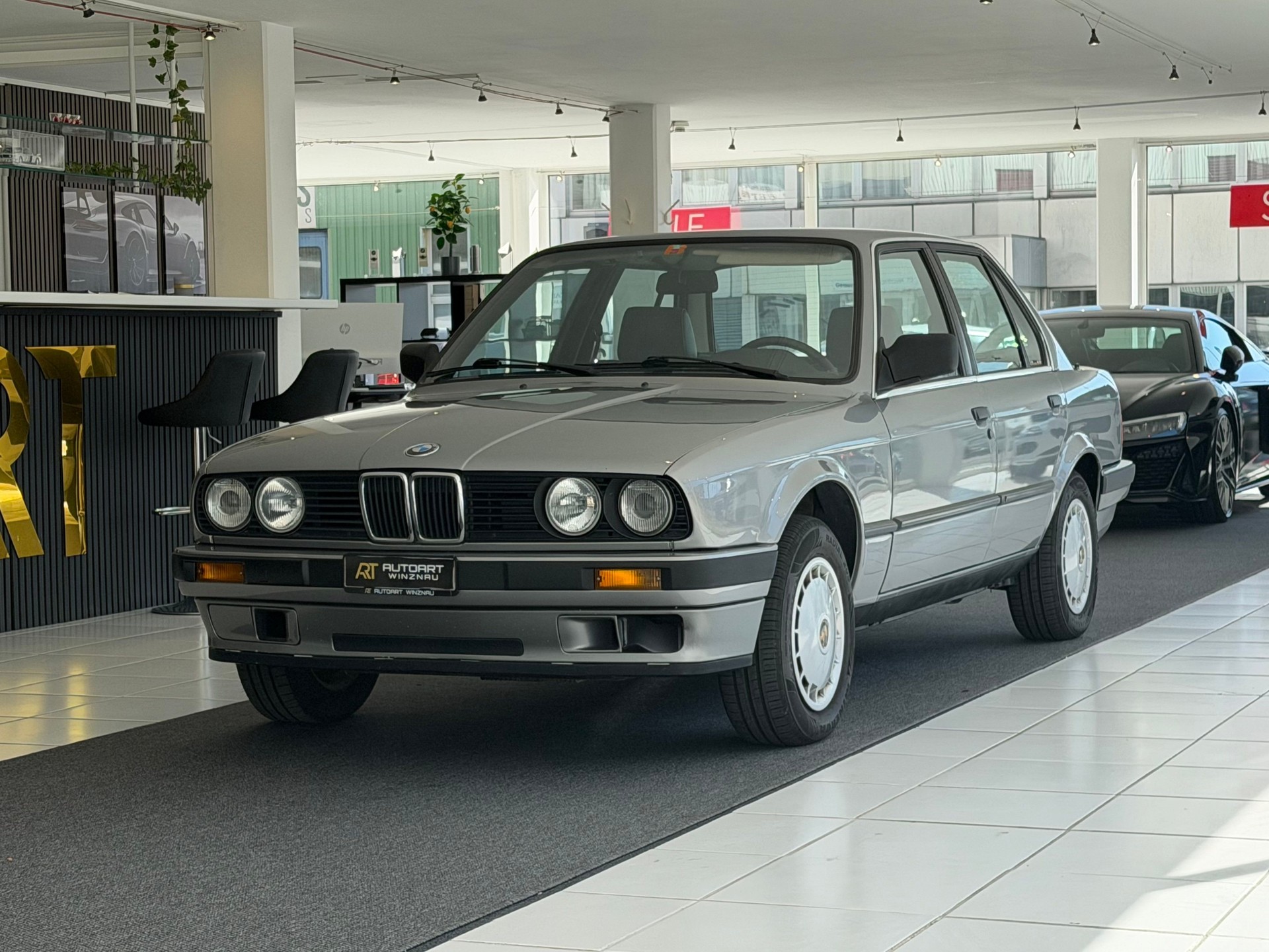 BMW 318 i E30 **Frisch ab MFK & Service**-image-0