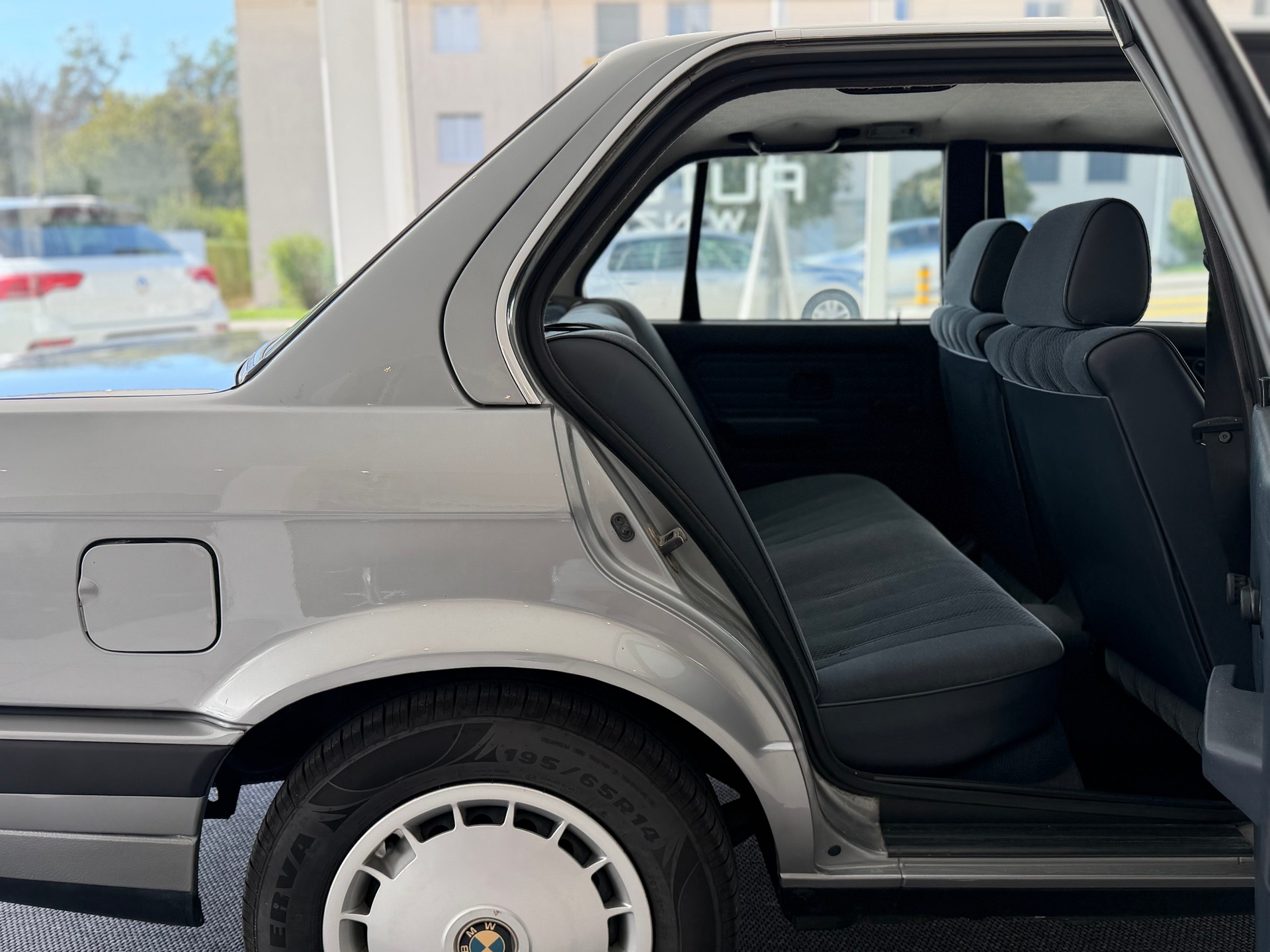 BMW 318i E30 **Frisch ab MFK & Service**-image-20