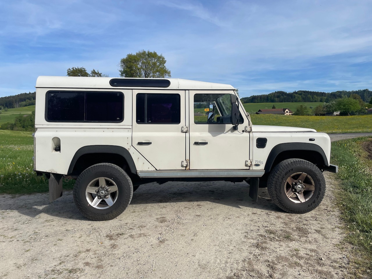 LAND ROVER Defender 110 SW 2.5 Td5-image-14