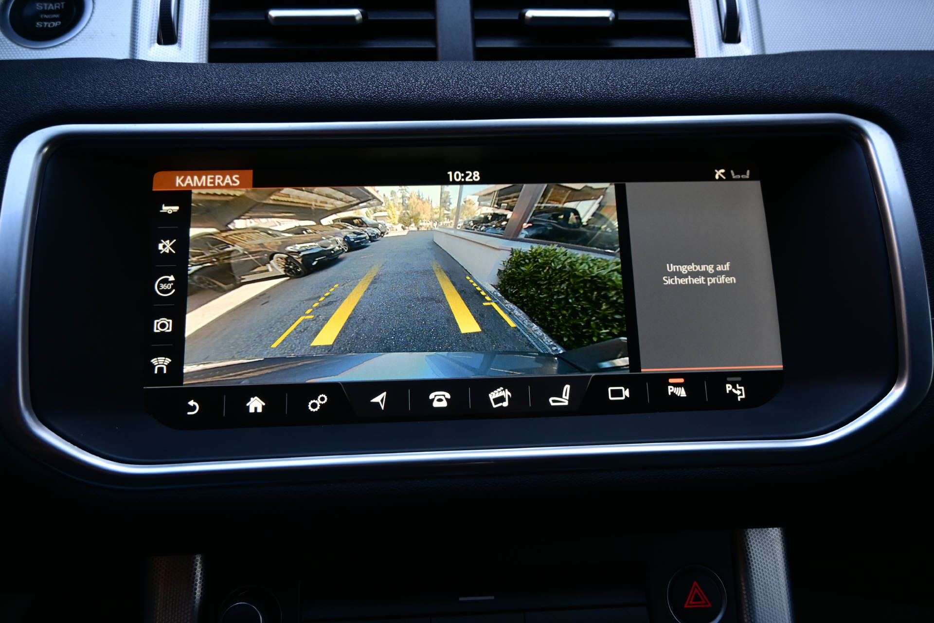 LAND ROVER Range Rover Evoque 2.0 TD4 HSE Dynamic-image-18