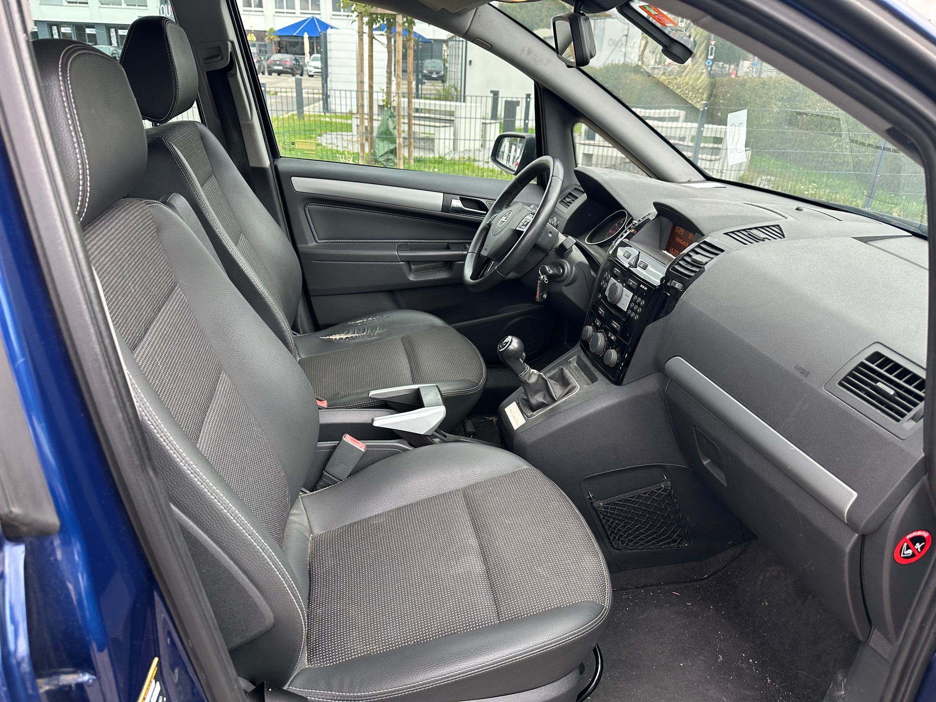 OPEL Zafira 2.2i 16V Enjoy-image-4