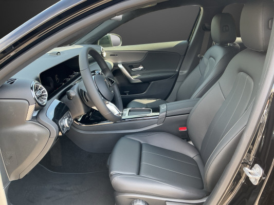 MERCEDES-BENZ A 200 Night Star 7G-DCT-image-6
