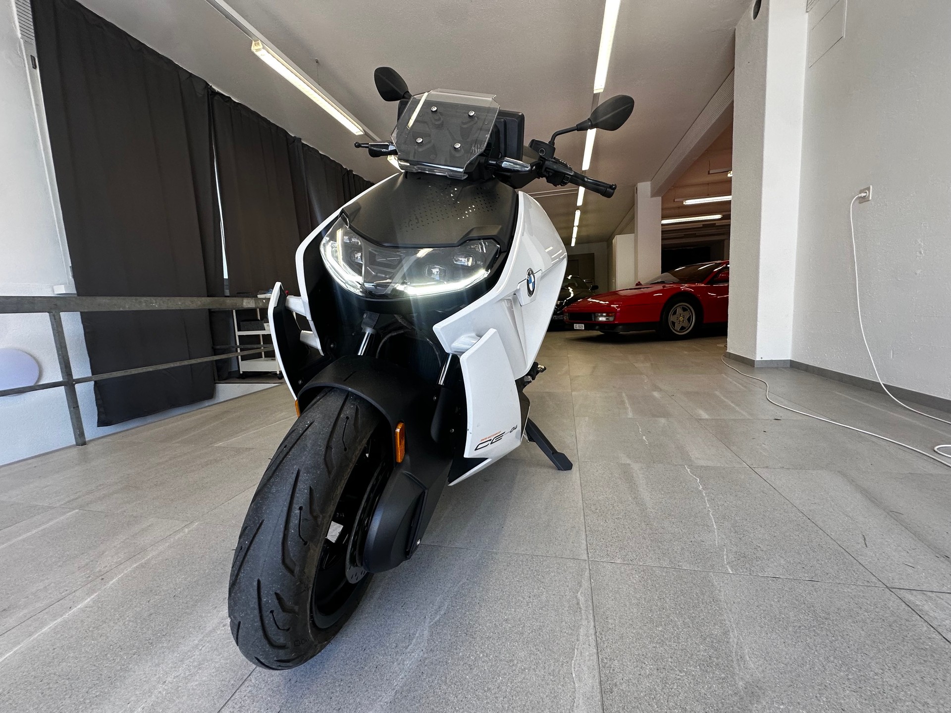 BMW CE 04