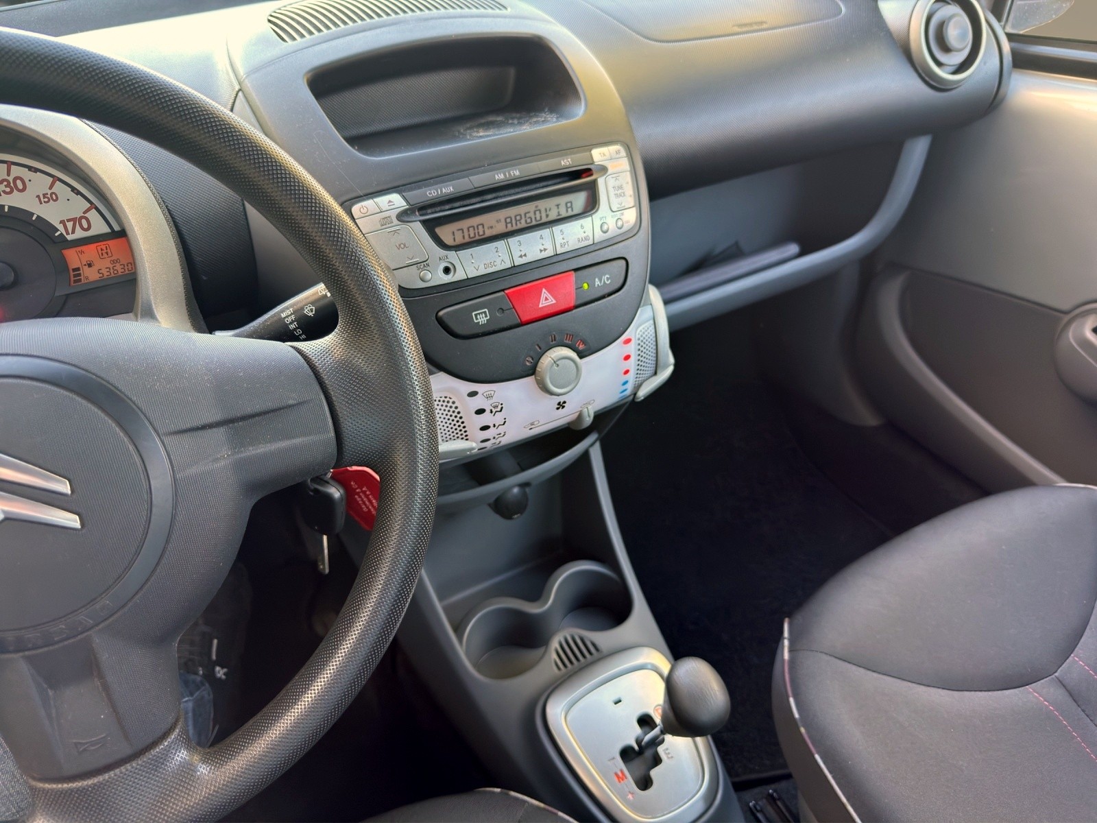 CITROEN C1 1.0i Chic SensoDrive-image-12