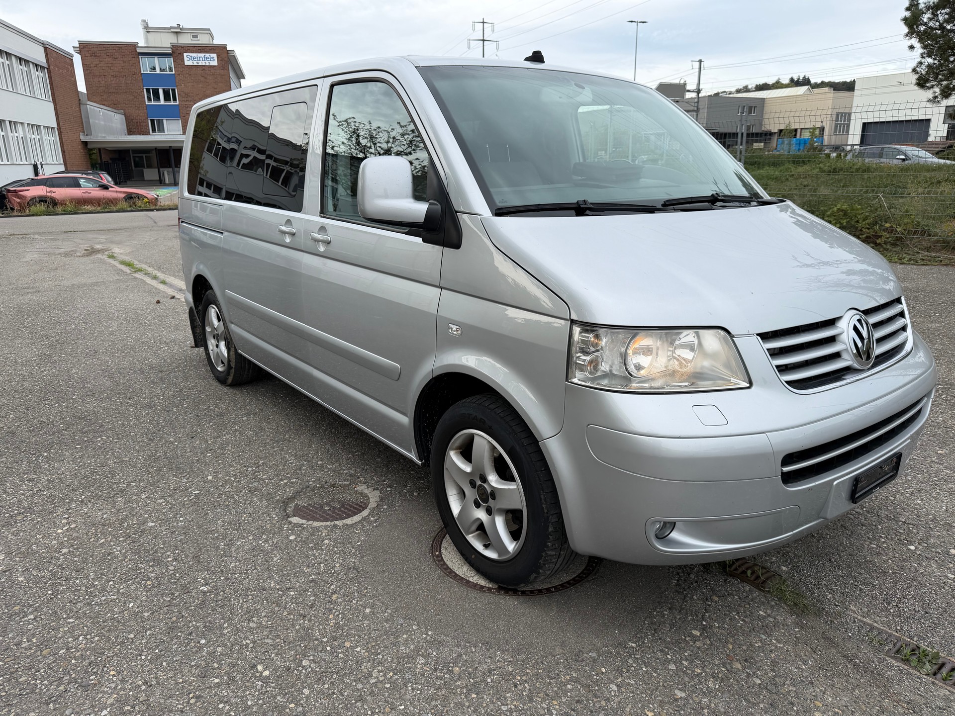 VW T5 Multivan Comfortline 2.5 TDI-image-1