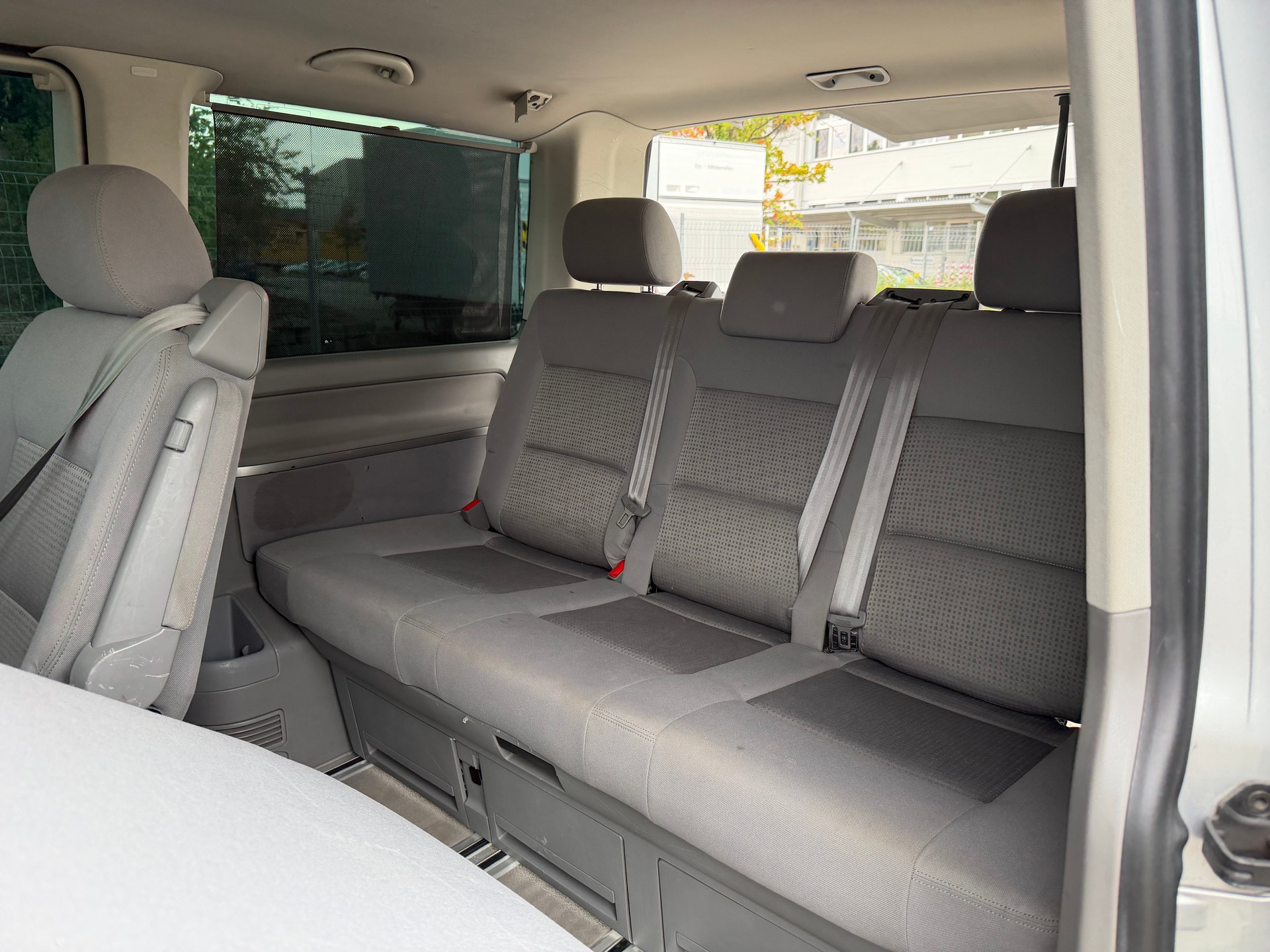 VW T5 Multivan Comfortline 2.5 TDI-image-10