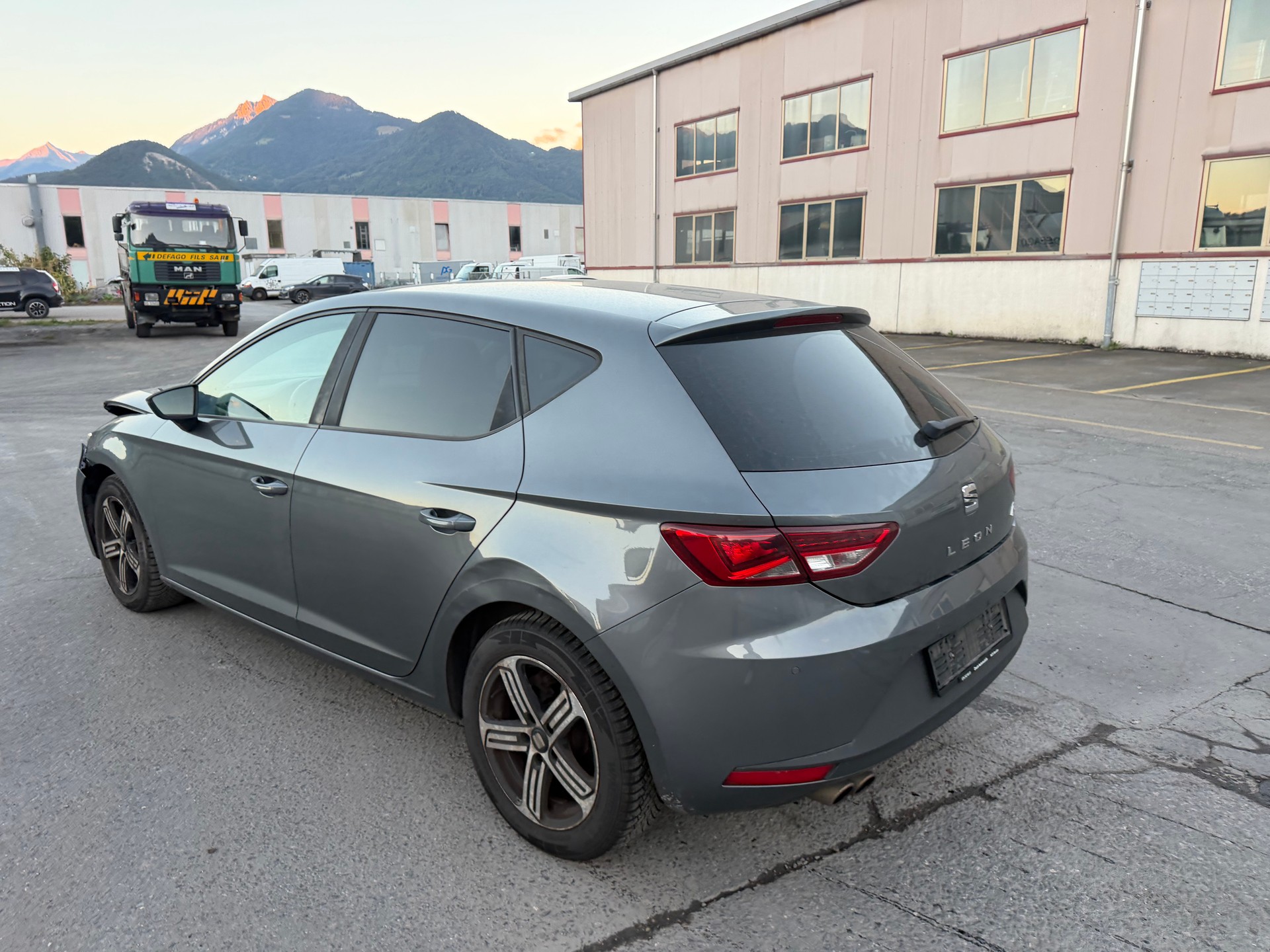 SEAT Leon 2.0 TDI FR DSG-image-2
