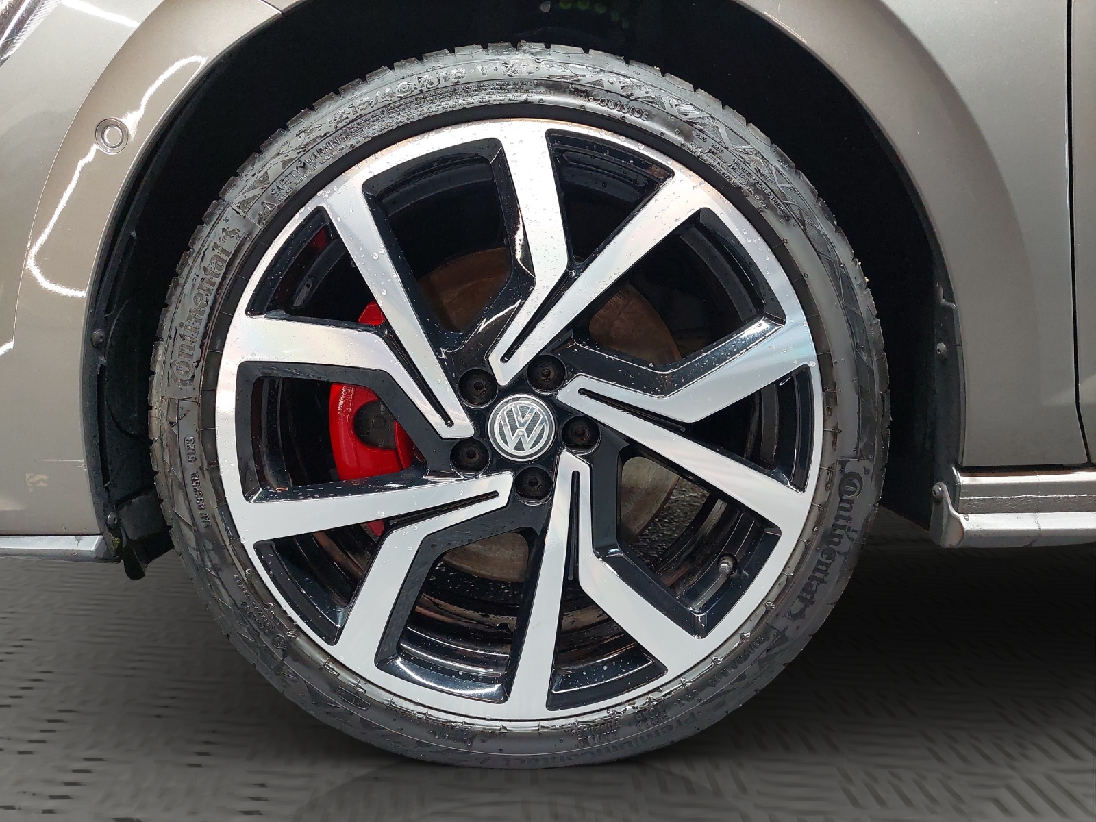 VW Polo 2.0 TSI GTI DSG-image-11
